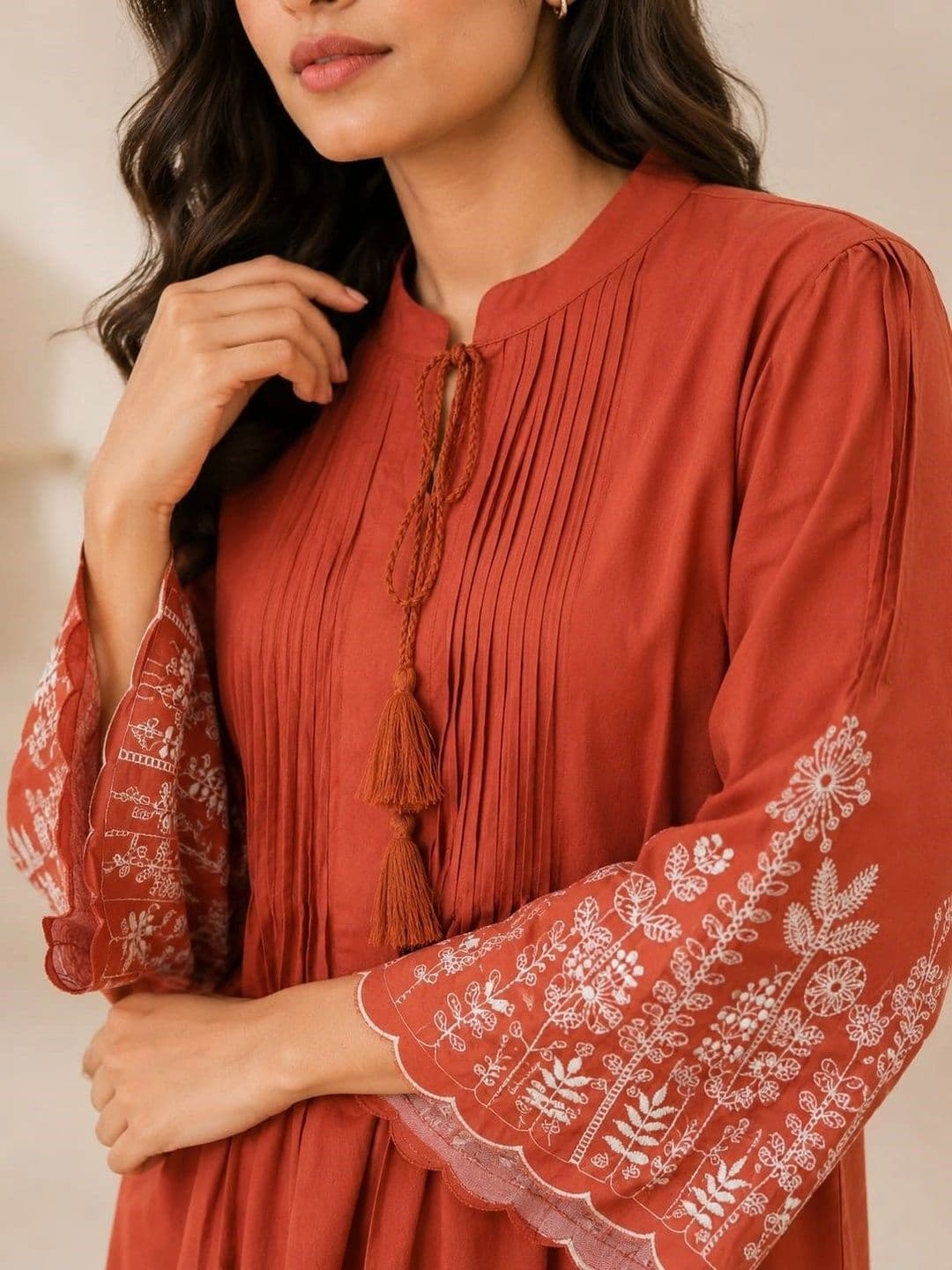 Ilaaha Women Ethnic Motifs Embroidered Regular Thread Work Pure Cotton Kurta with Trousers thumbnail 4