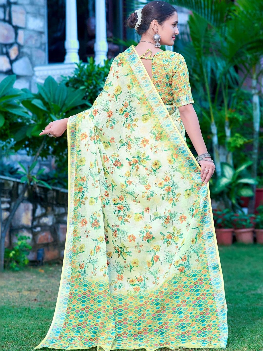 MANVAA Floral Saree thumbnail 3