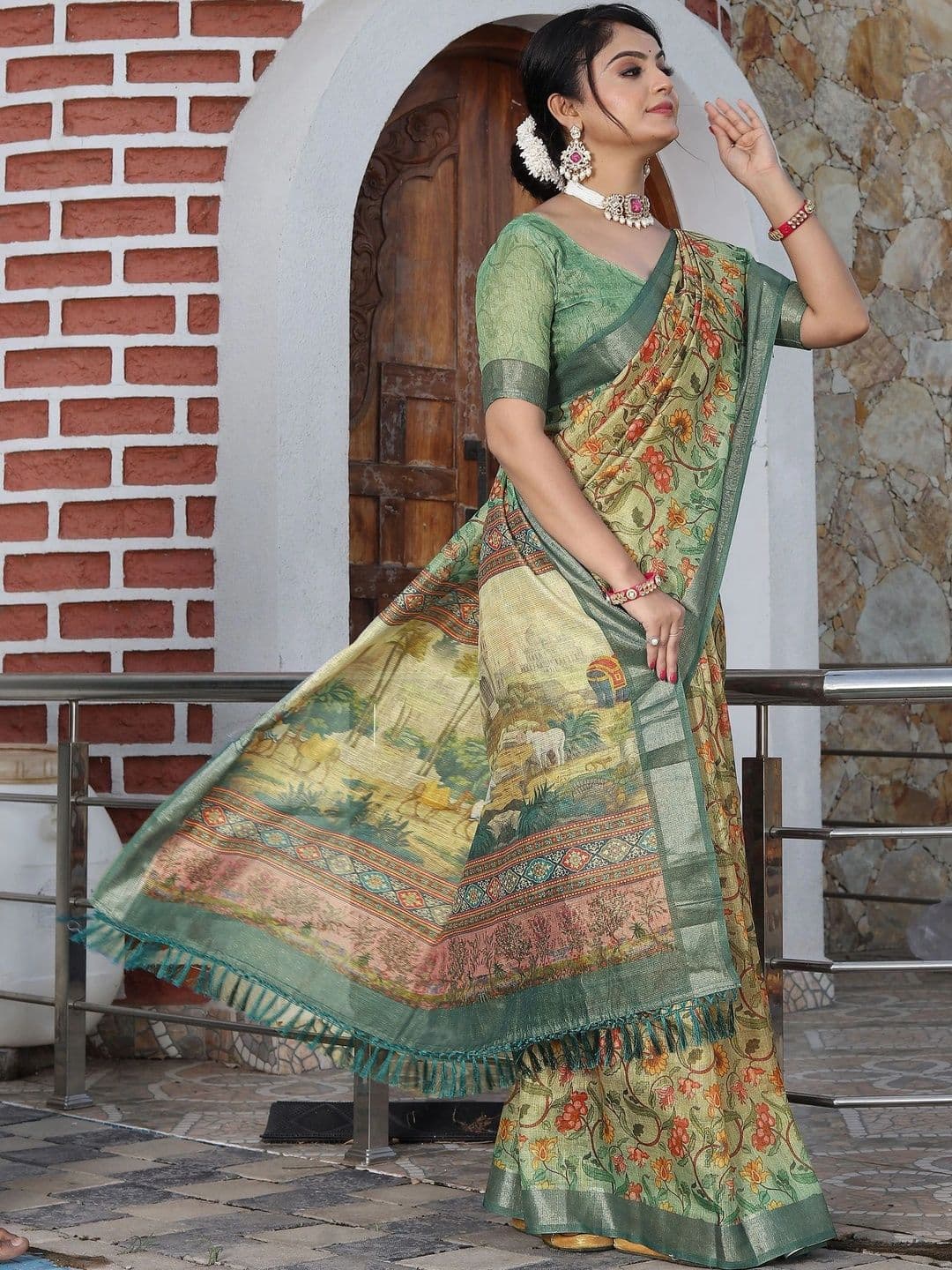Maroosh Floral Silk Cotton Handloom Saree thumbnail 5