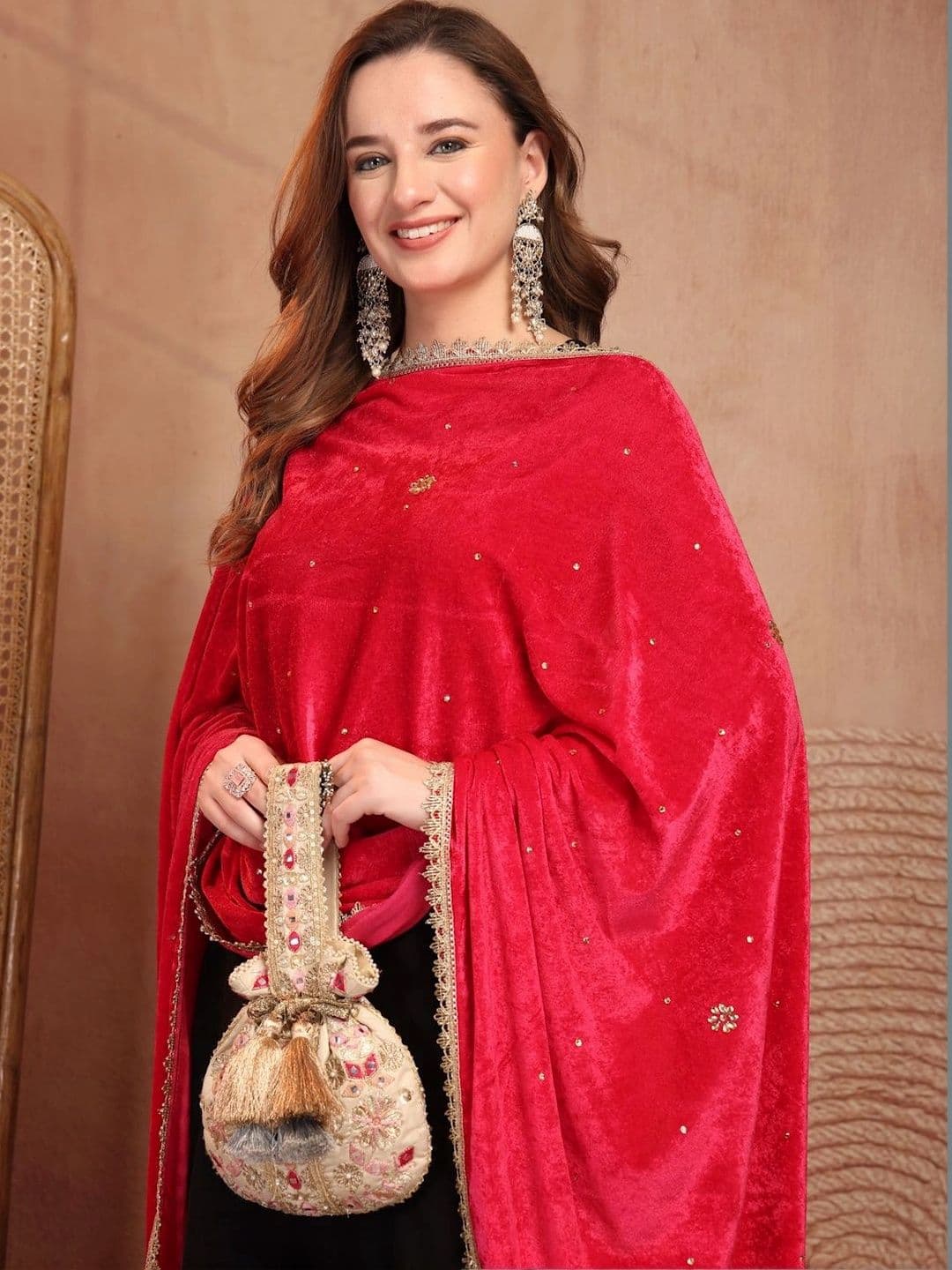 Clora Creation Velvet Dupatta with Zari thumbnail 7