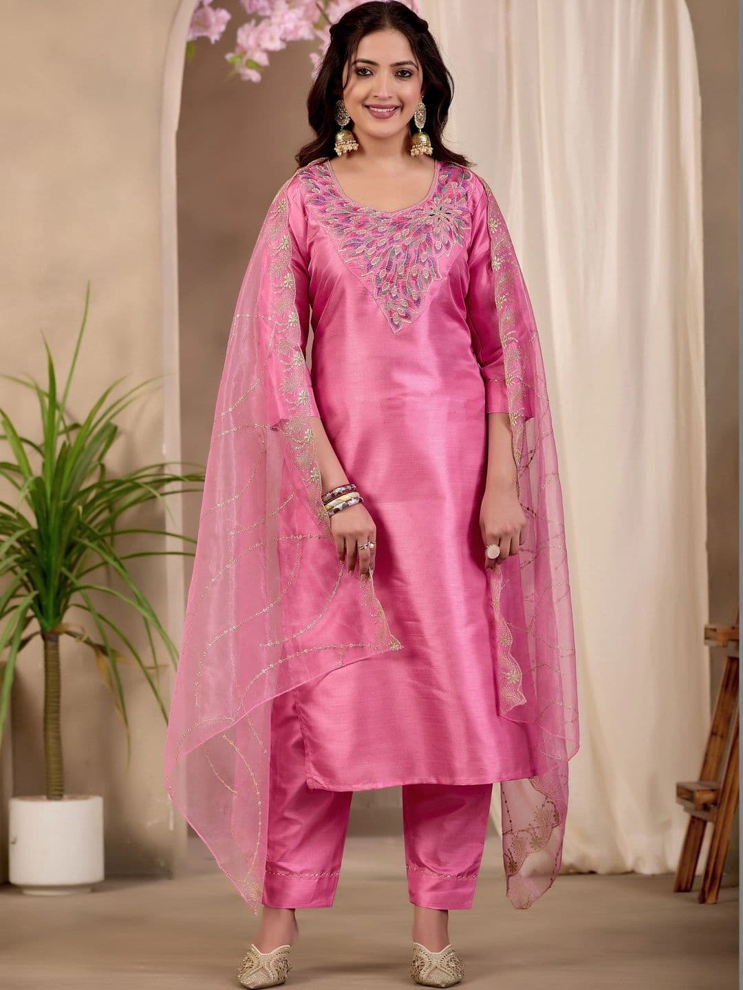Sangria Women Ethnic Motifs Embroidered Regular Thread Work Kurta with Trousers & With Dupatta thumbnail 2