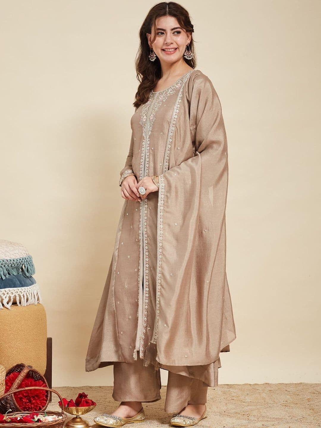 MOKOSH Women Silk Embroidered Anarkali Kurta and Pant with Dupatta Set thumbnail 5