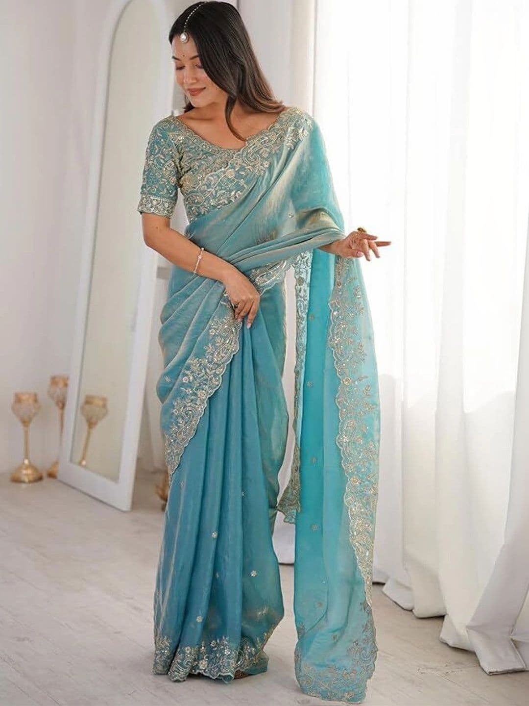 M DINESH & CO Embellished Embroidered Silk Blend Heavy Work Bandhani Saree thumbnail 4
