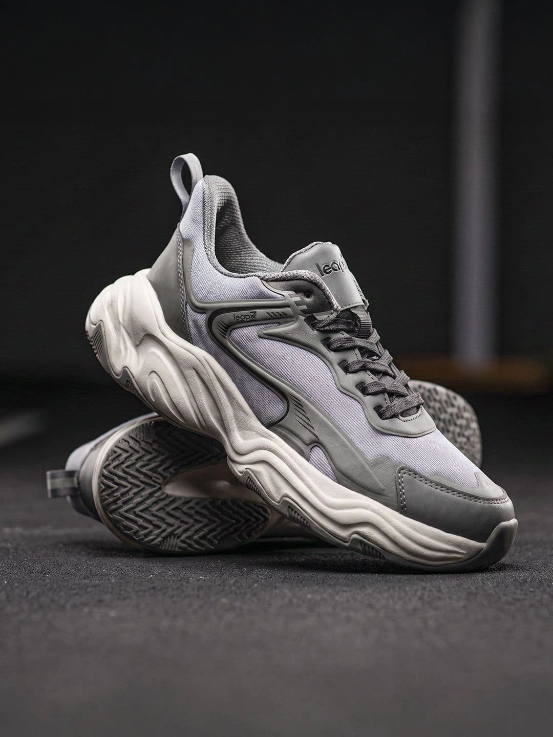 Liberty Men Running Shoes - view 1