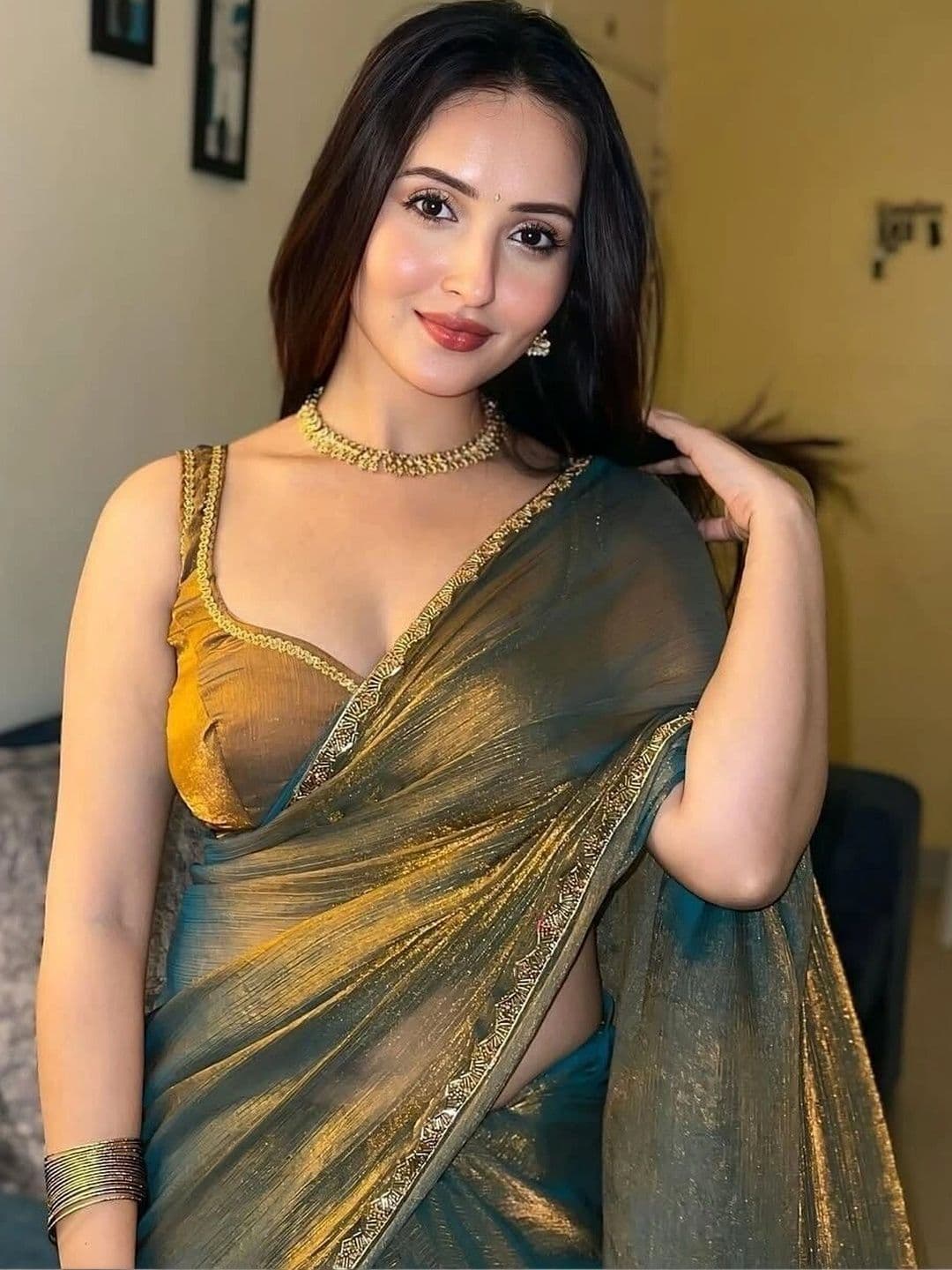 Sangria Zari Tissue Designer Saree thumbnail 6