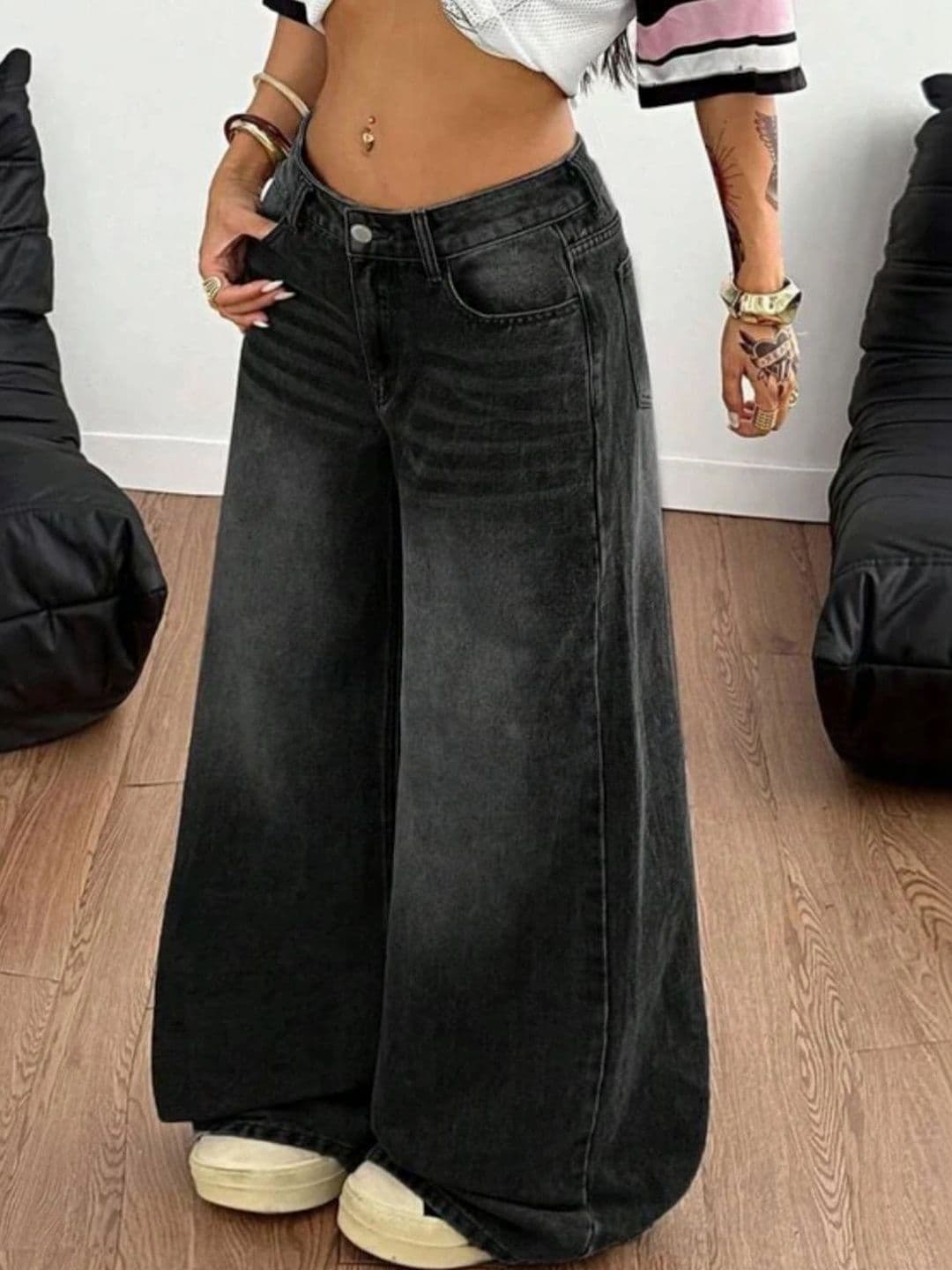 CORSICA Women High-Rise Light Fade Jeans thumbnail 2