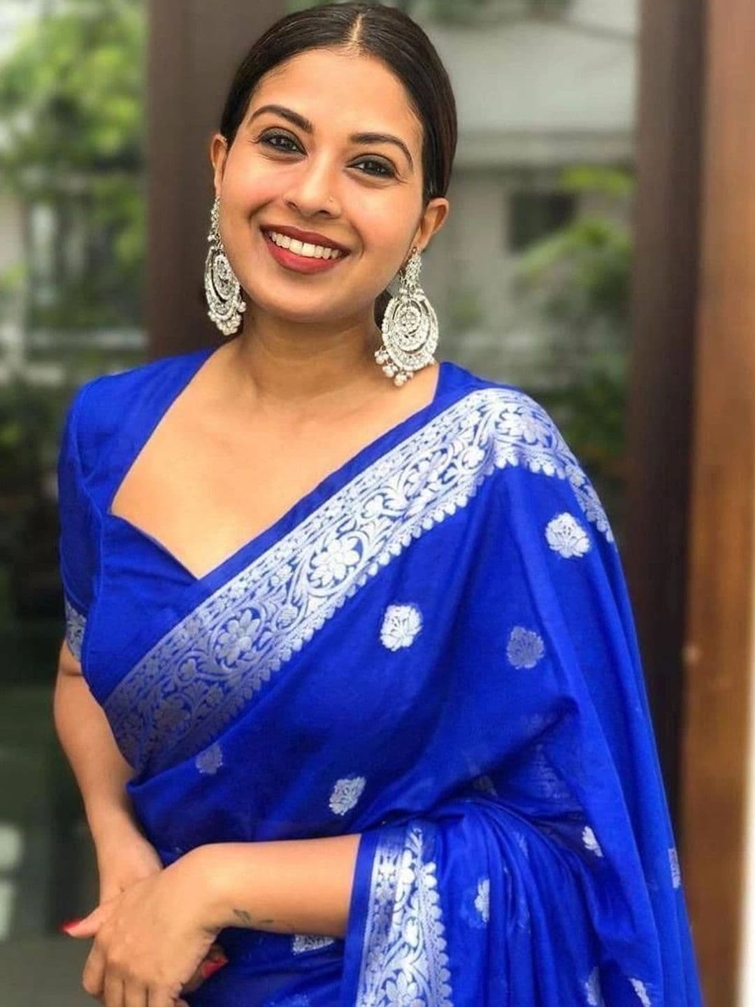 revika Woven Design Zari Art Silk Designer Kanjeevaram Saree thumbnail 2