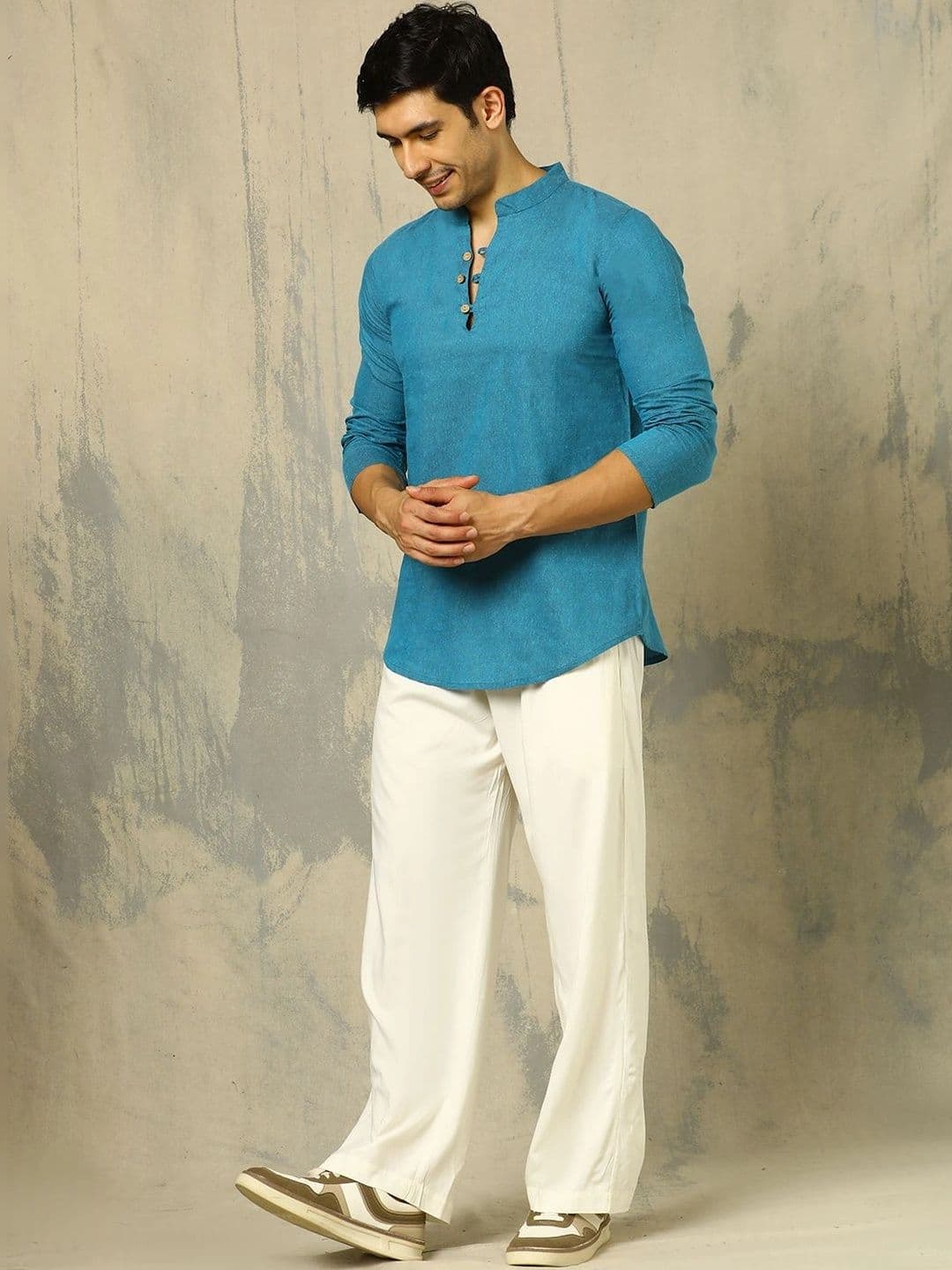 Anouk Woven Design Solid Cotton Handloom Mandarin Collar Short Kurta thumbnail 4