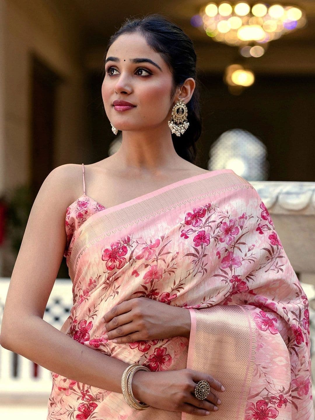 Sangria Floral Zari Silk Blend Fusion Saree thumbnail 4