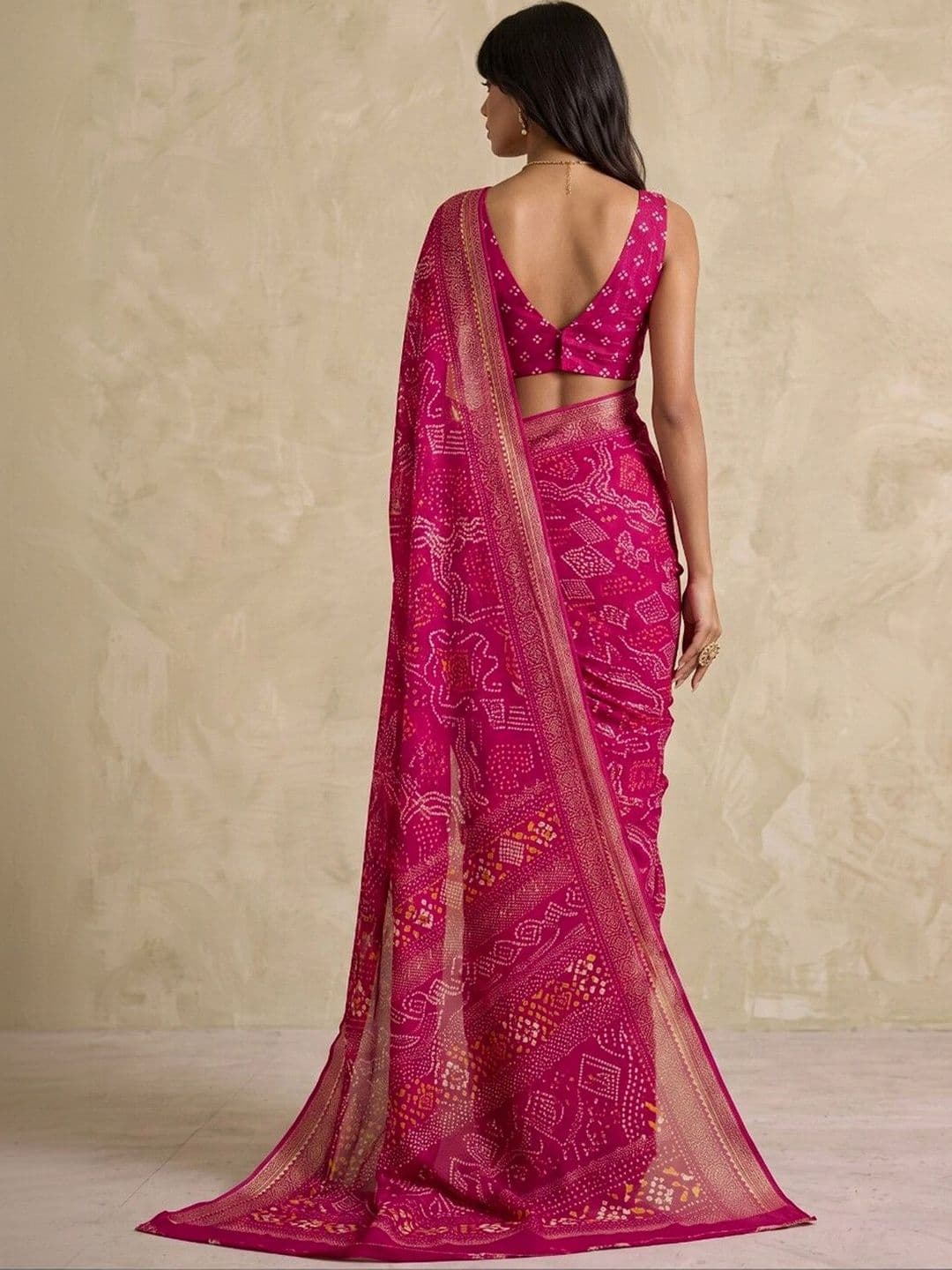 SAARA Ethnic Motifs Pure Georgette Saree thumbnail 3