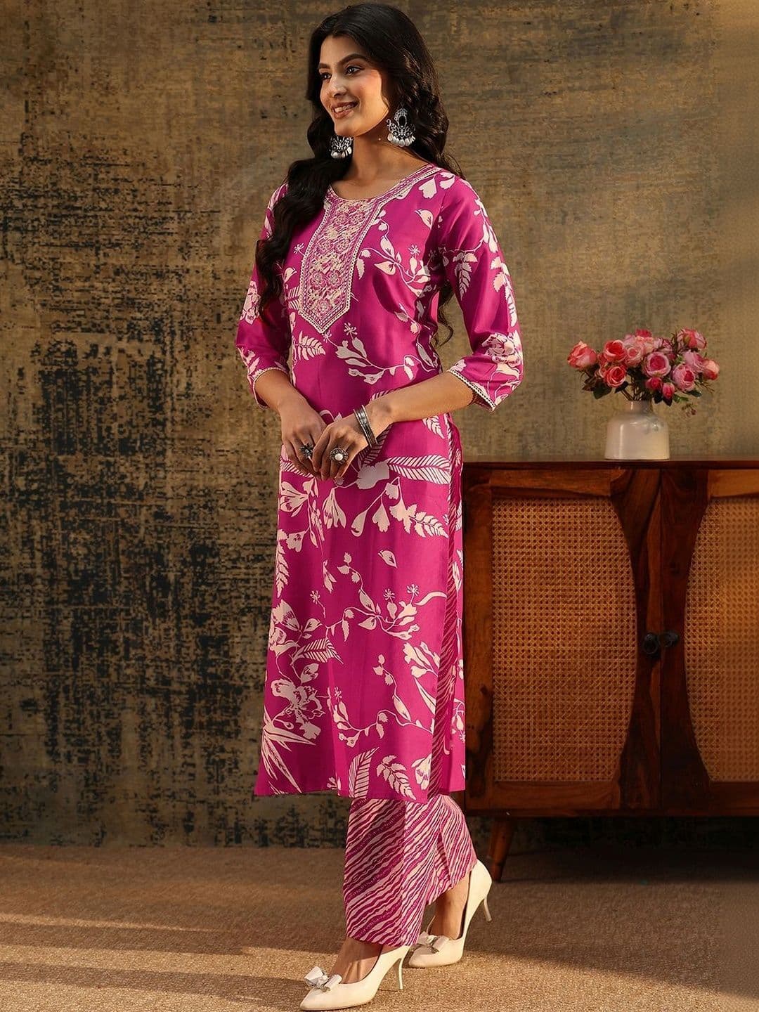 Gerua By Libas Women Ethnic Motifs Printed Regular Thread Work Kurta with Trousers & With Dupatta thumbnail 4