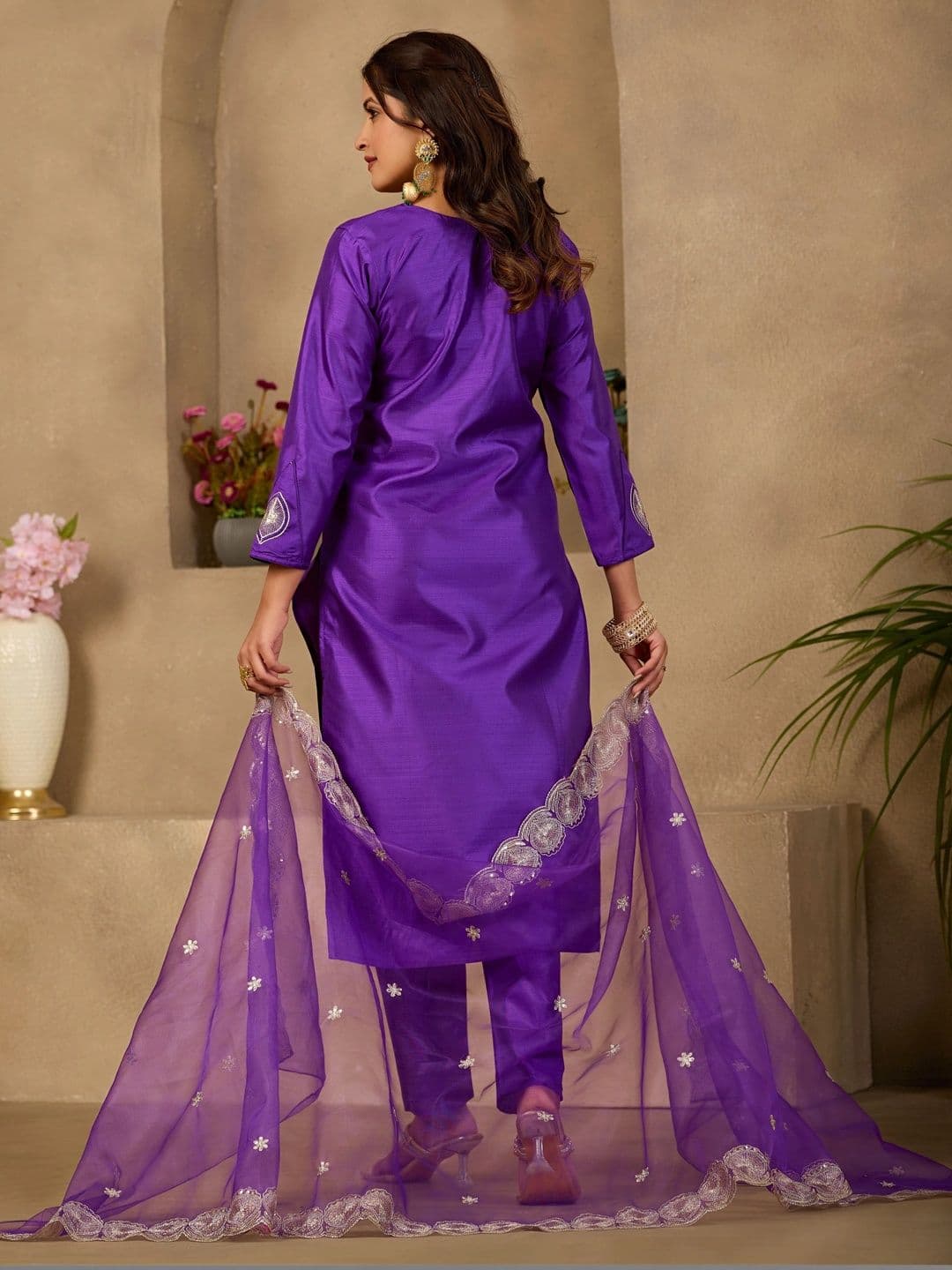 Sangria Women Ethnic Motifs Embroidered Regular Thread Work Kurta with Trousers & With Dupatta thumbnail 4