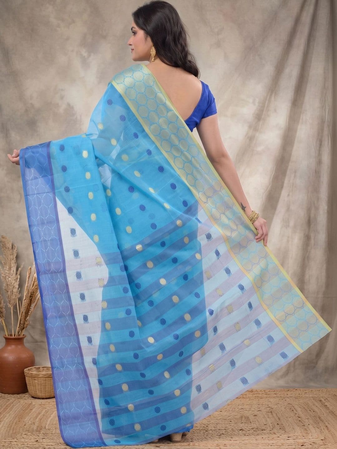 GitAsit  Women Woven Design Sequinned Pure Cotton Handloom Taant Saree thumbnail 3