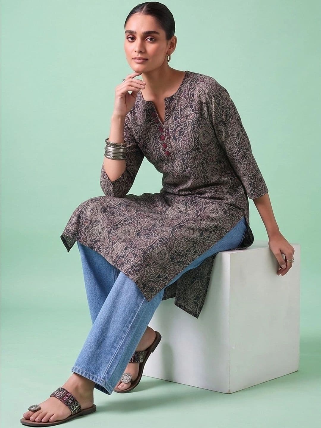 AADVIKA Women Paisley Printed Thread Work Kurta thumbnail 7