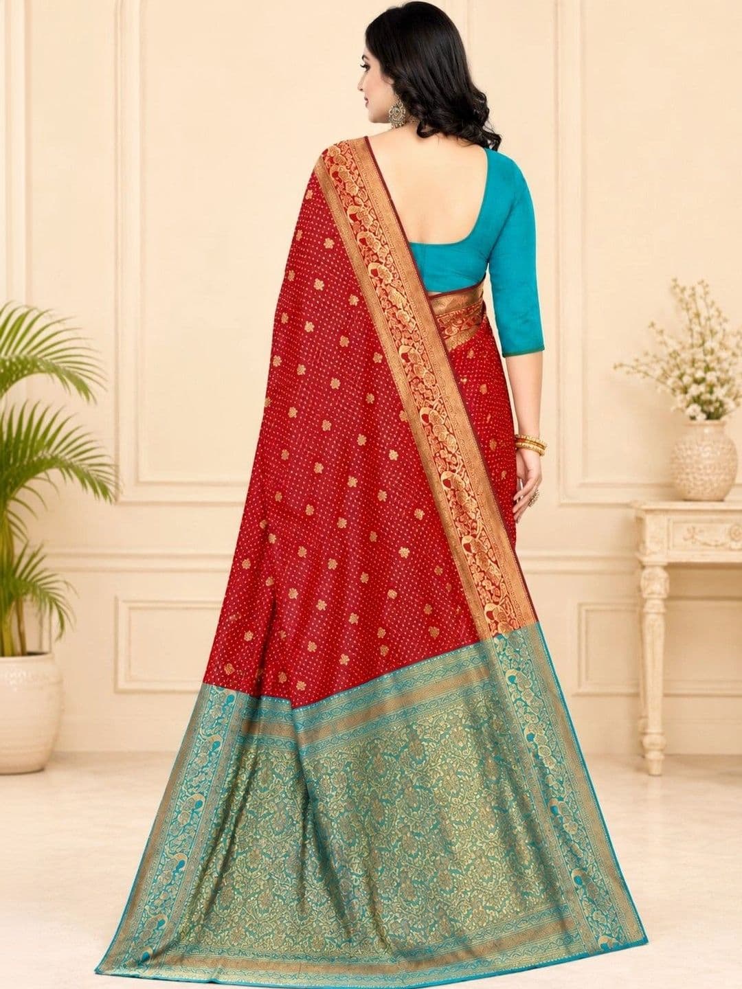 Moda Rapido Floral Women  Silk Blend Block Print Saree thumbnail 4