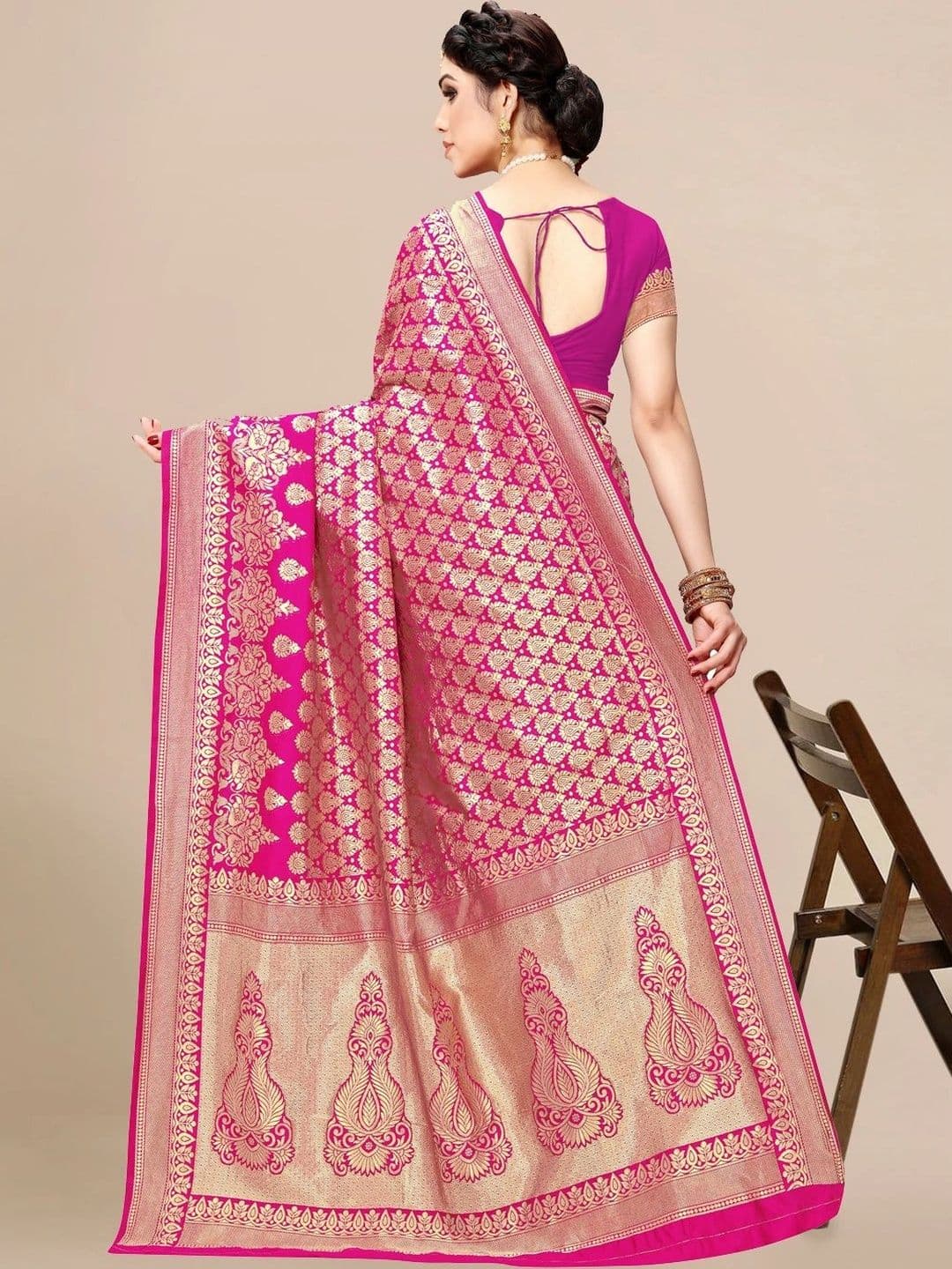 Sangria Woven Design Zari Silk Blend Designer Banarasi Saree thumbnail 6