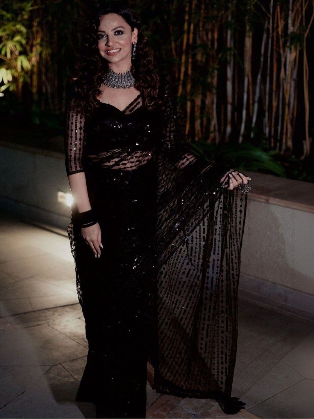 Sangria Women Embellished Sequinned Net Maheshwari Saree thumbnail 5