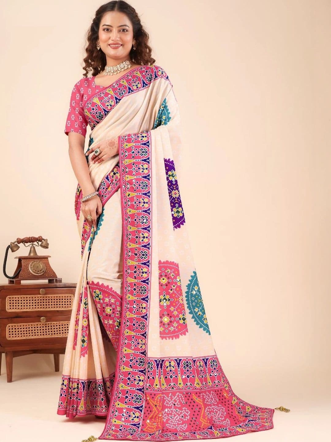 LAVYANSH CREATION Embellished Mirror Work Silk Blend Patola Saree - view 1