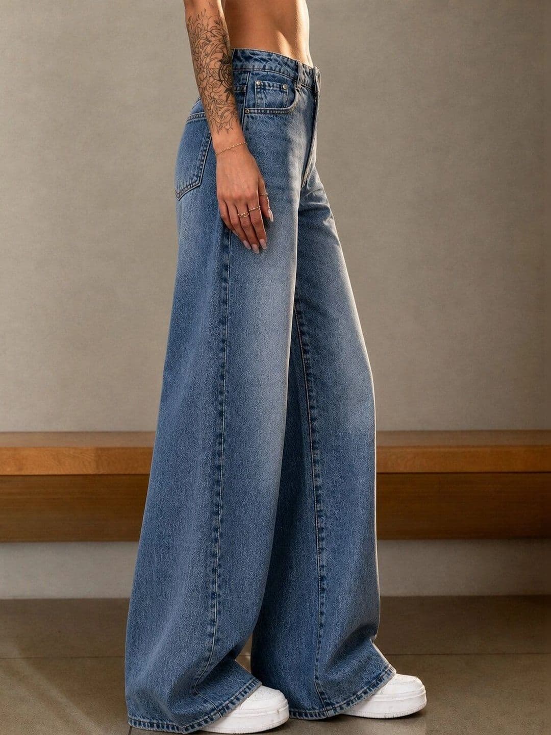 The Roadster Lifestyle Co Women Pure Cotton Clean Look Wide Leg Fit Jeans thumbnail 3