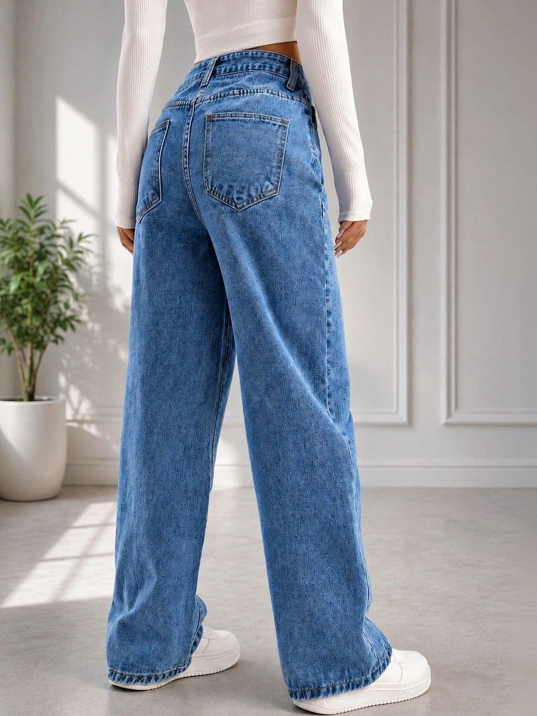 DENIMLOOK Women High-Rise Light Fade Jeans thumbnail 2