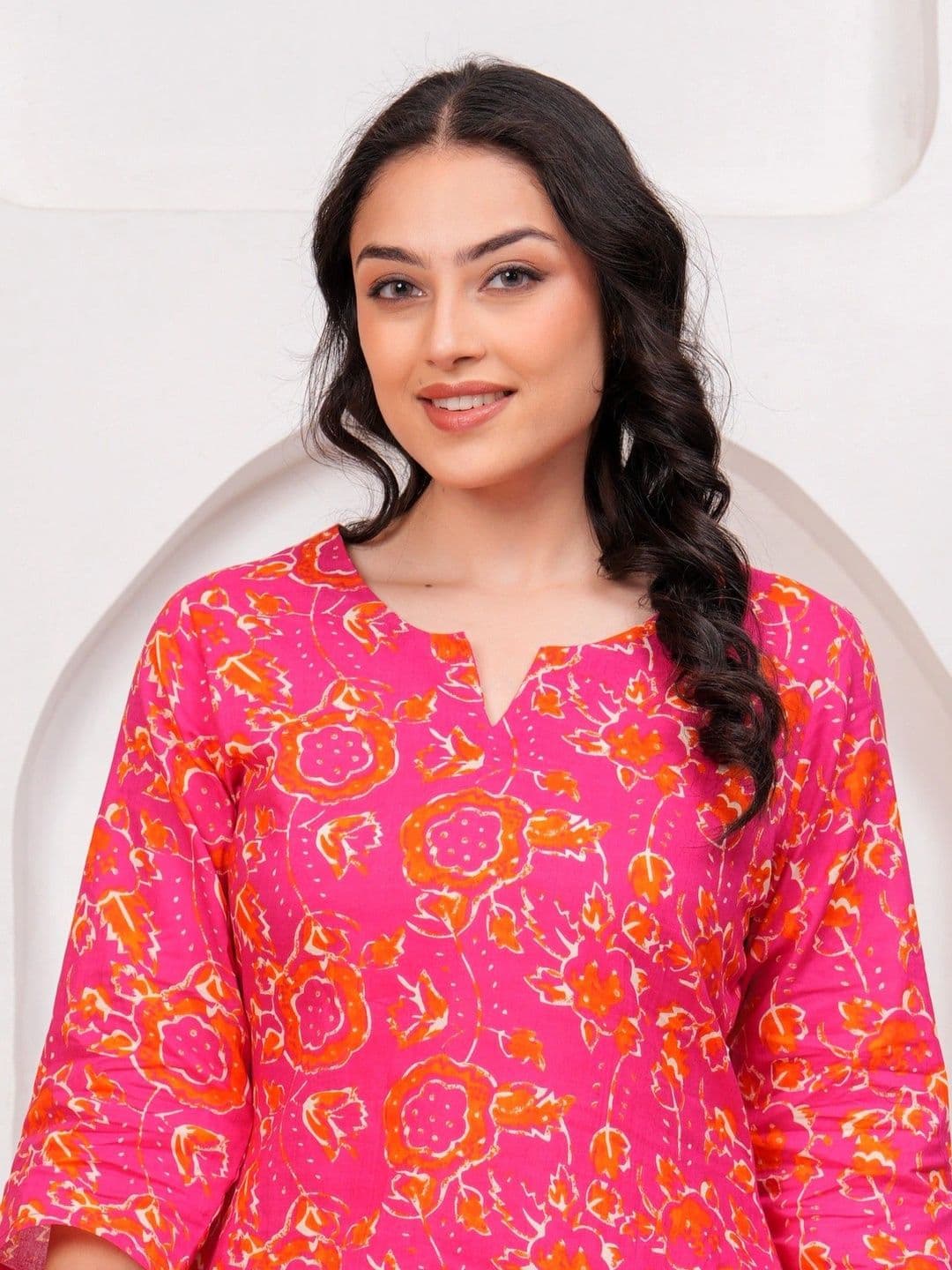 Aramya Women Floral Printed Floral Kurta thumbnail 5