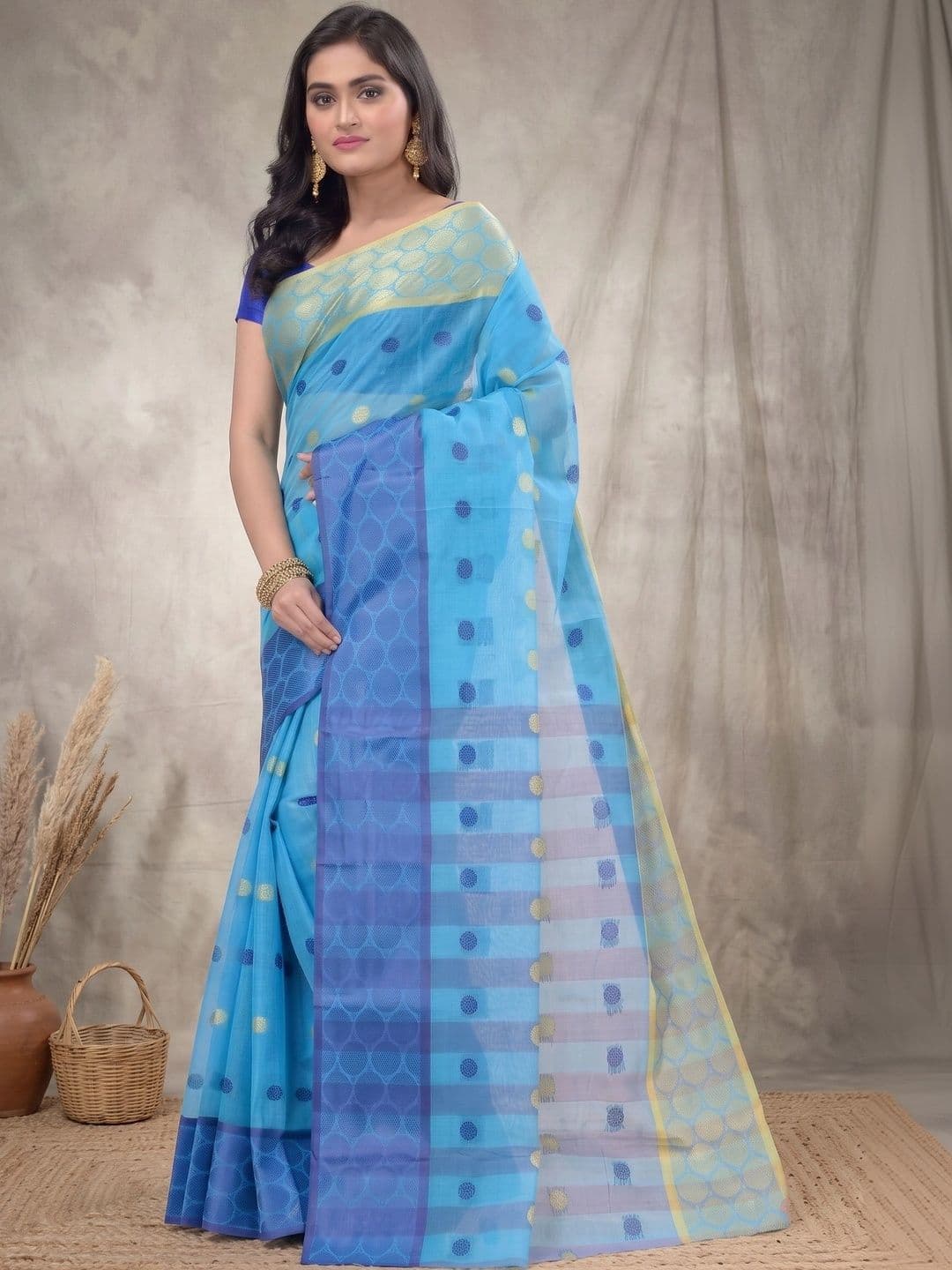 GitAsit  Women Woven Design Sequinned Pure Cotton Handloom Taant Saree thumbnail 4