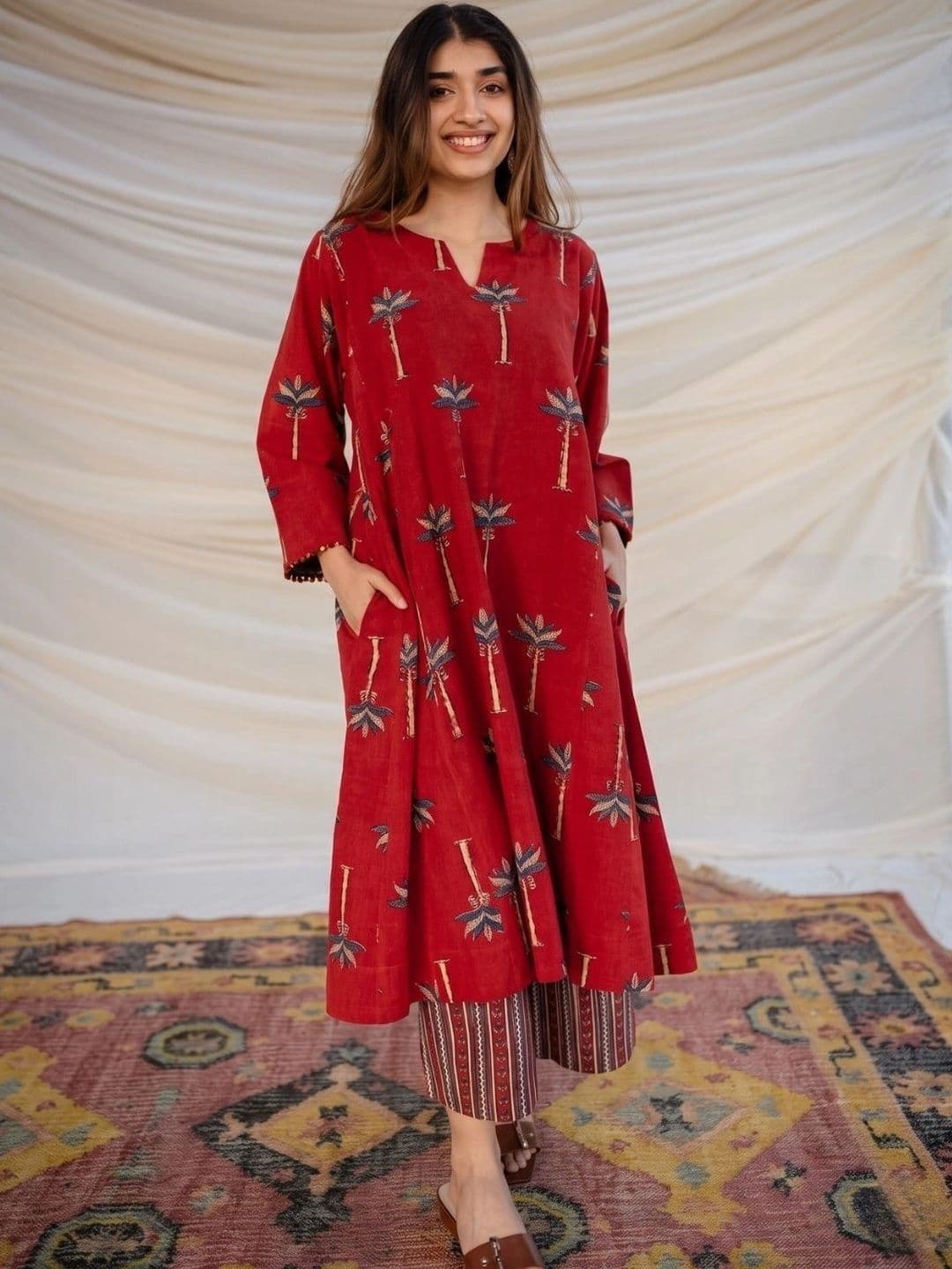 IKLO Women Ethnic Motifs Printed Regular Pure Cotton Kurta with Trousers thumbnail 4