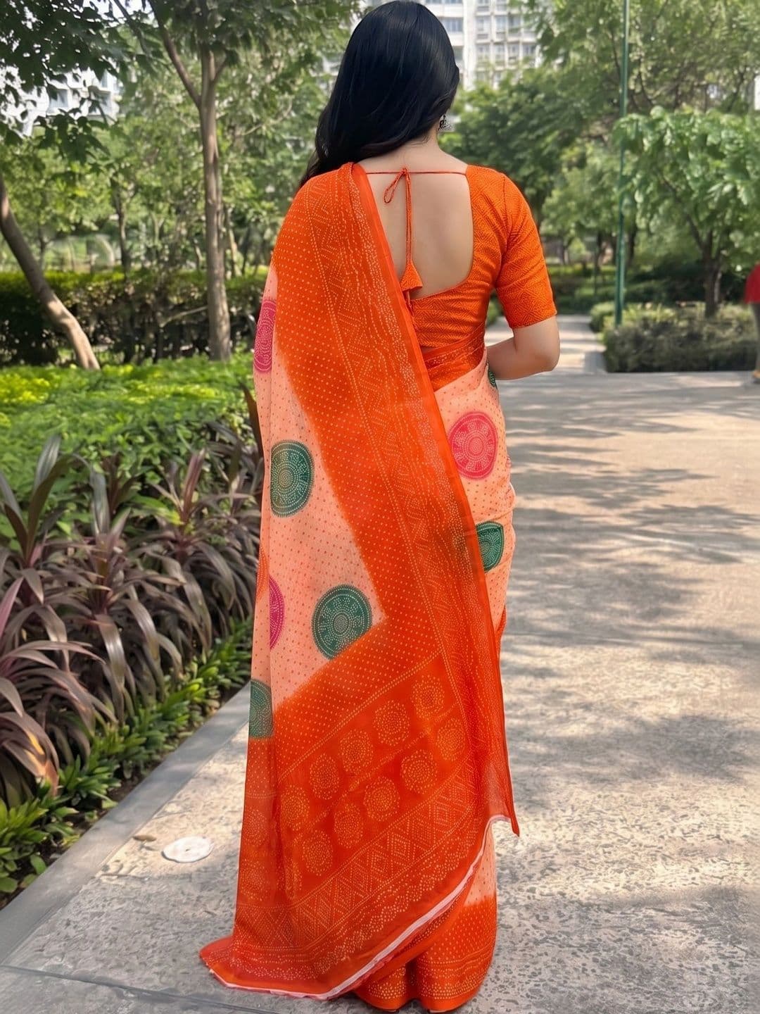 IndianRang Bandhani Linen Blend Designer Saree thumbnail 4