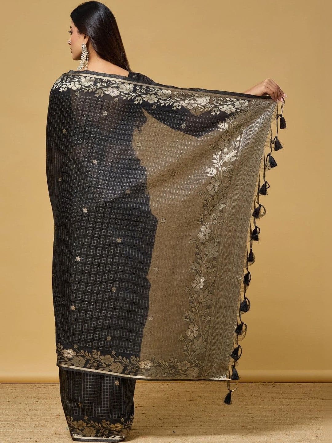 kasee Floral Zari Pure Cotton Designer Saree thumbnail 3