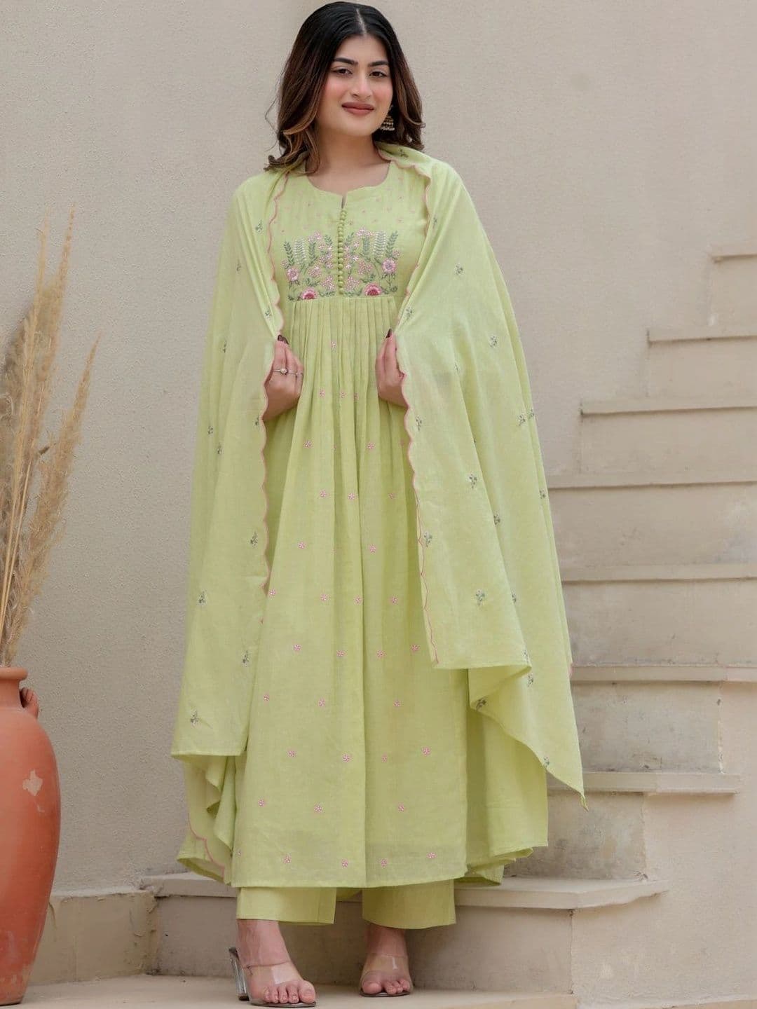 IKLO Women Floral Embroidered Empire Thread Work Pure Cotton Kurta with Trousers & Dupatta thumbnail 3