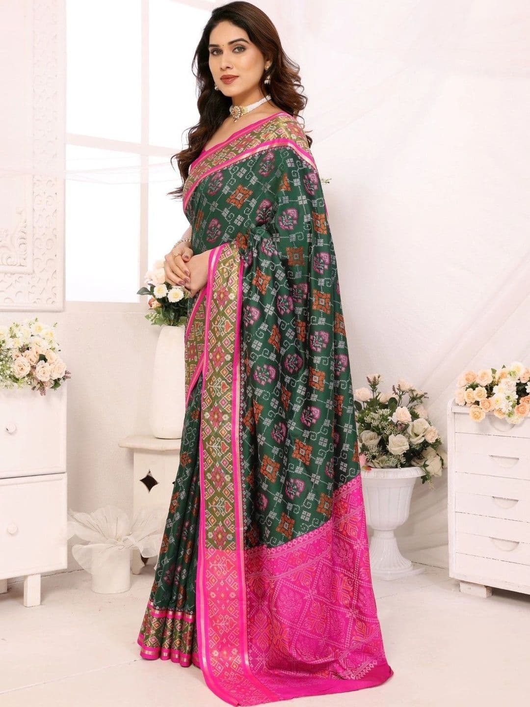 Sangria Bandhani Zari Silk Blend Designer Patola Saree thumbnail 5