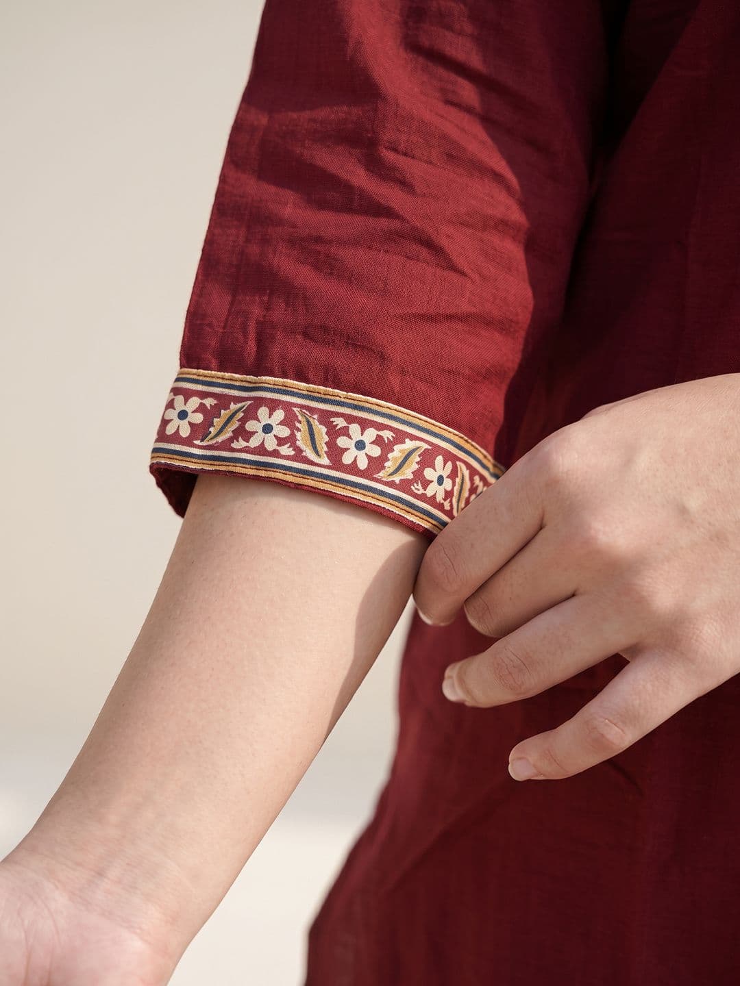 Pehroam Women Ethnic Motifs Embroidered Thread Work Kurta thumbnail 2