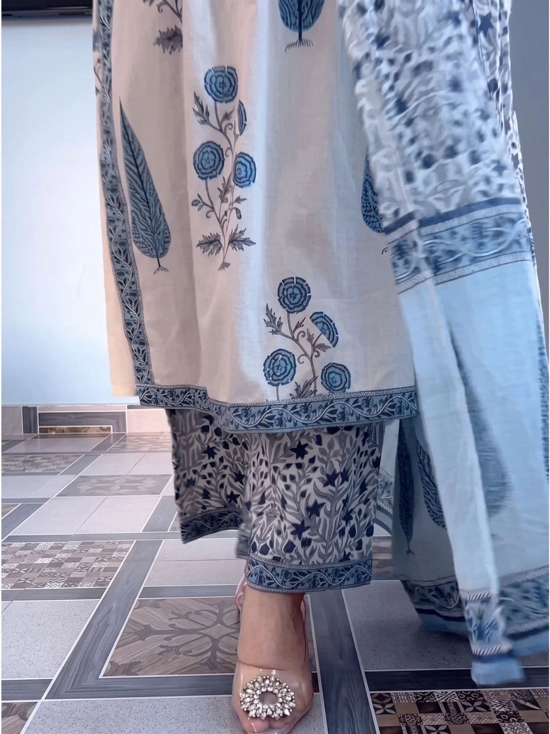 IKLO Women Floral Printed Regular Pure Cotton Kurta with Palazzos & With Dupatta thumbnail 7