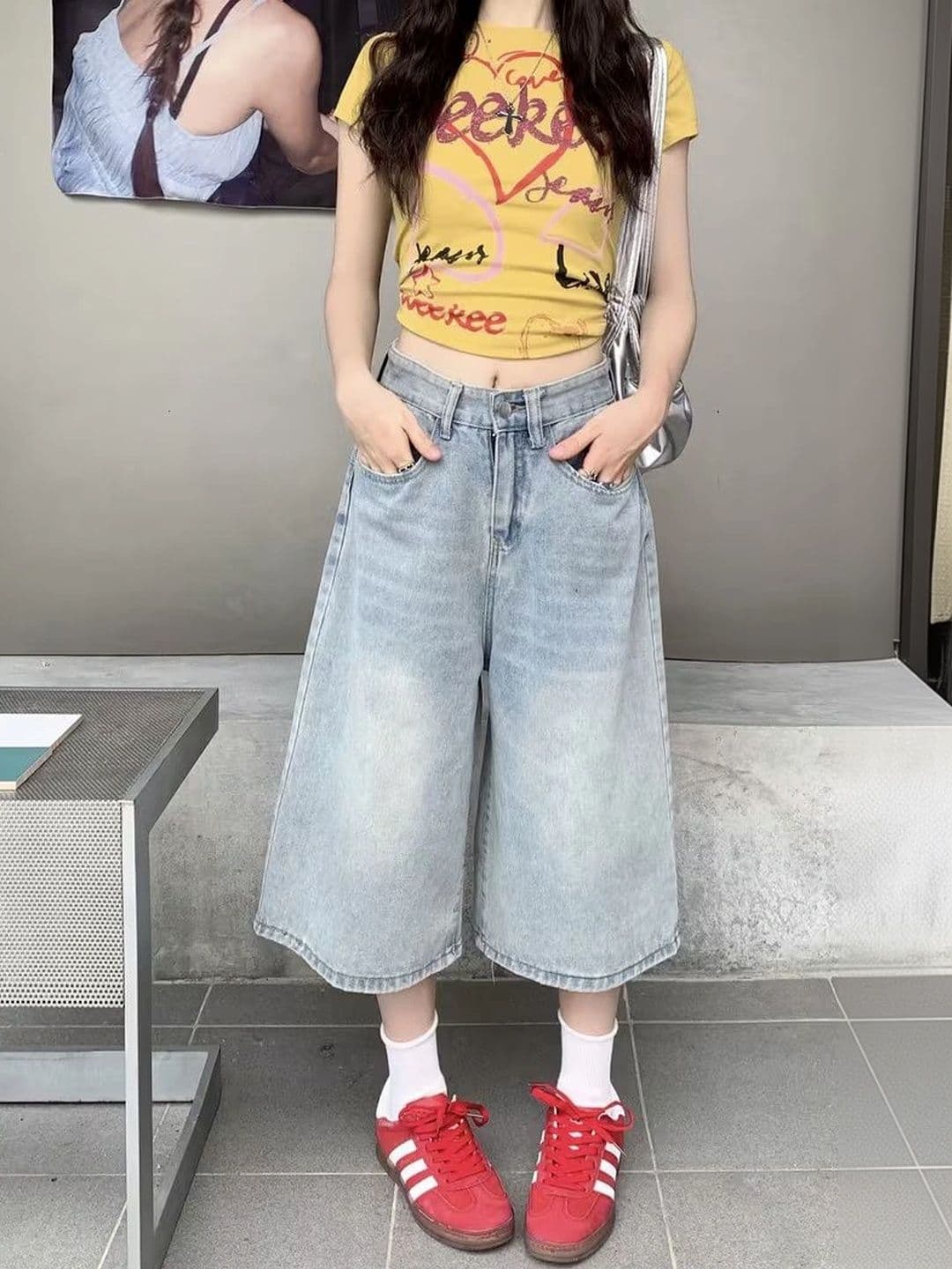 AAV2 Women Wide Leg High-Rise Light Fade Stretchable Jeans thumbnail 2