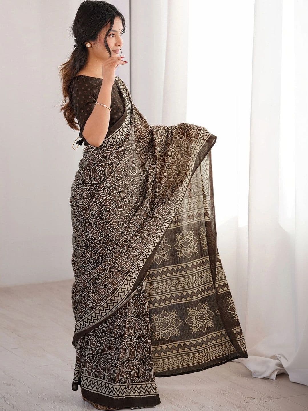 Satrani Woven Design Pure Cotton Fusion Saree thumbnail 5