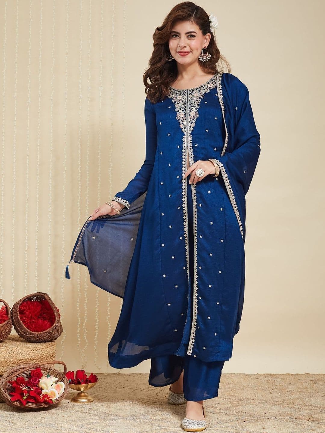 MOKOSH Women Silk Embroidered Anarkali Kurta and Pant with Dupatta Set thumbnail 3