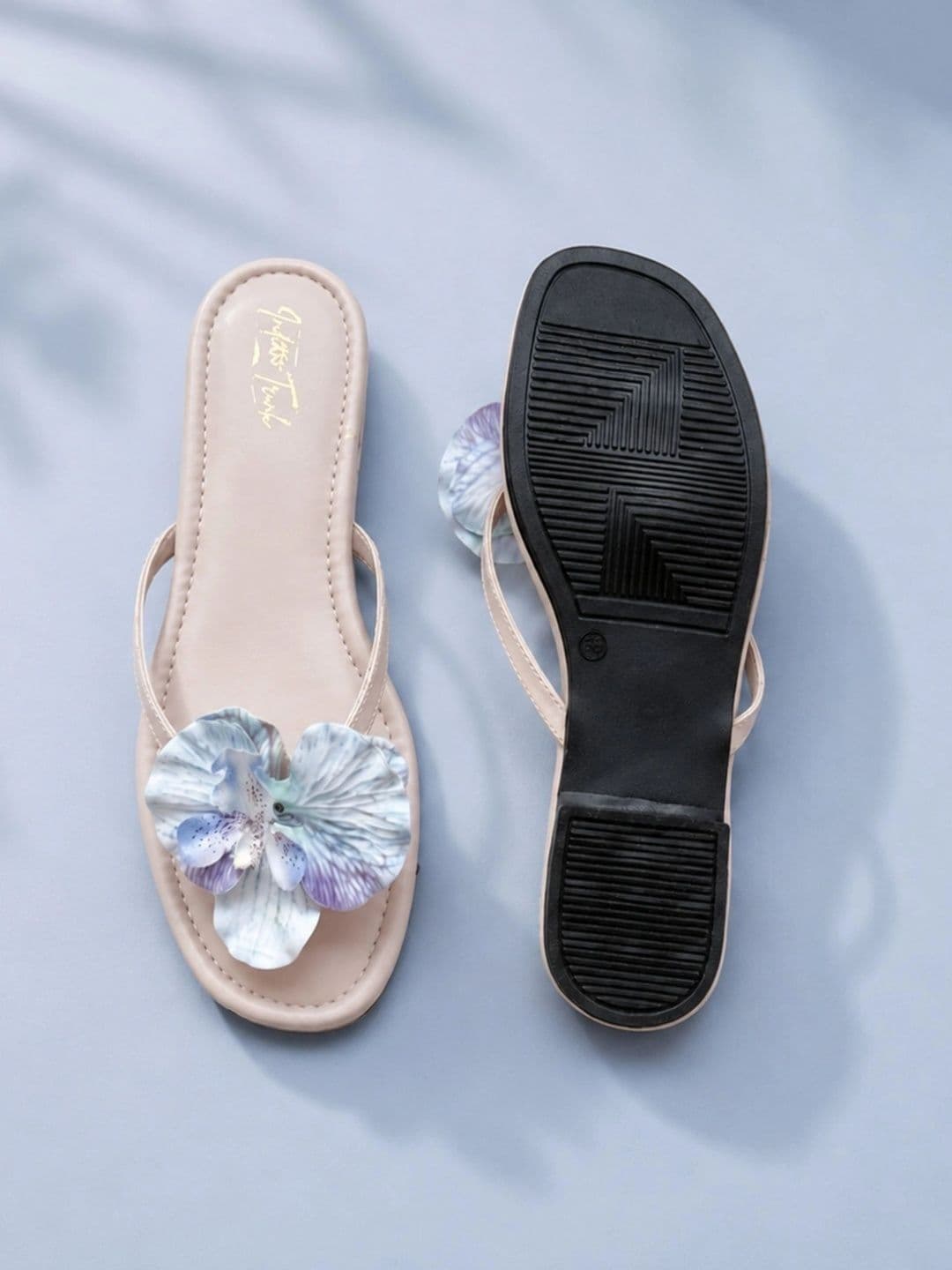 Indian Trunk Women Printed Open Toe Flats with Bows thumbnail 7