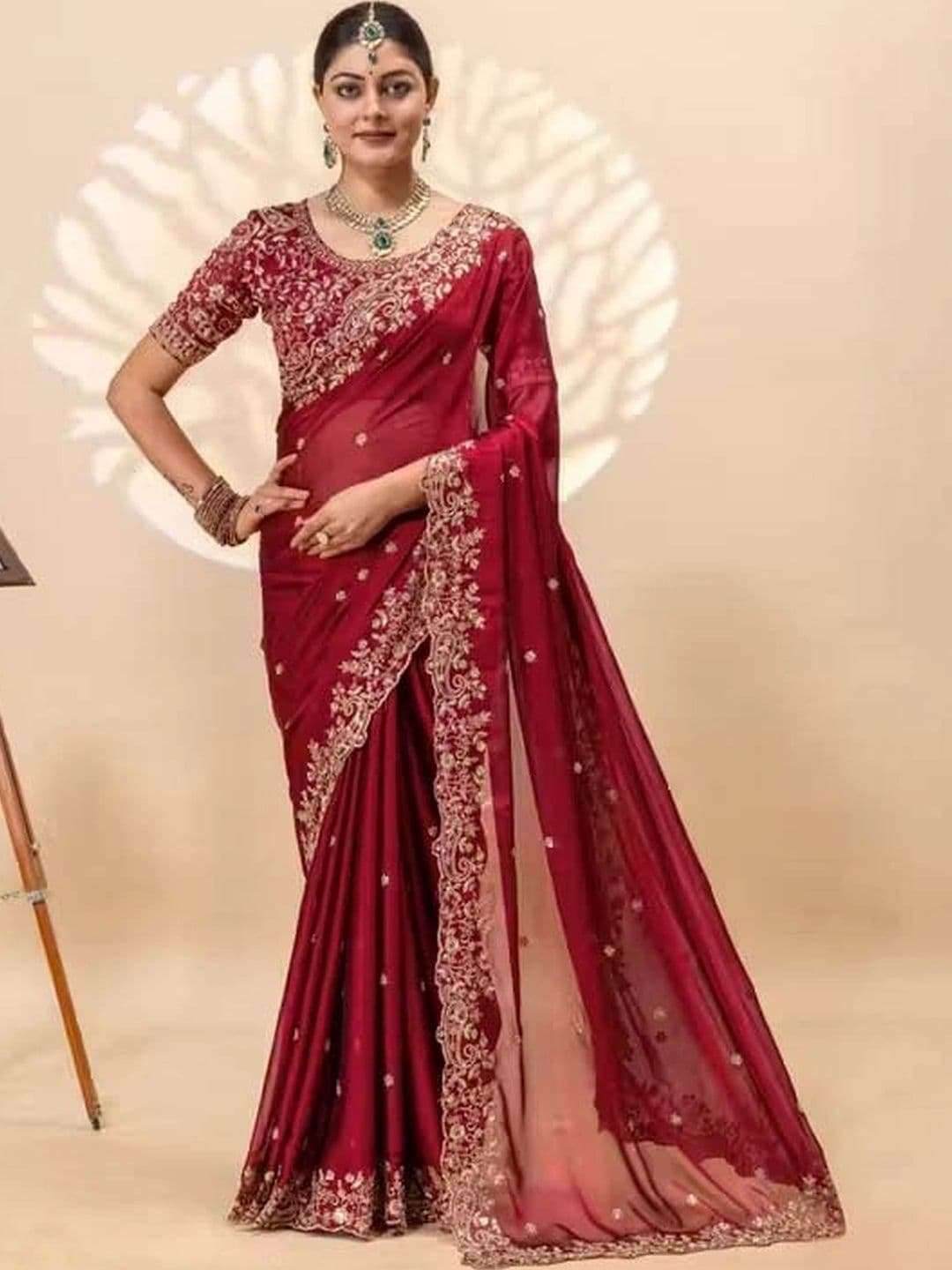 kantuba Floral Embroidered Satin Banarasi Saree thumbnail 4