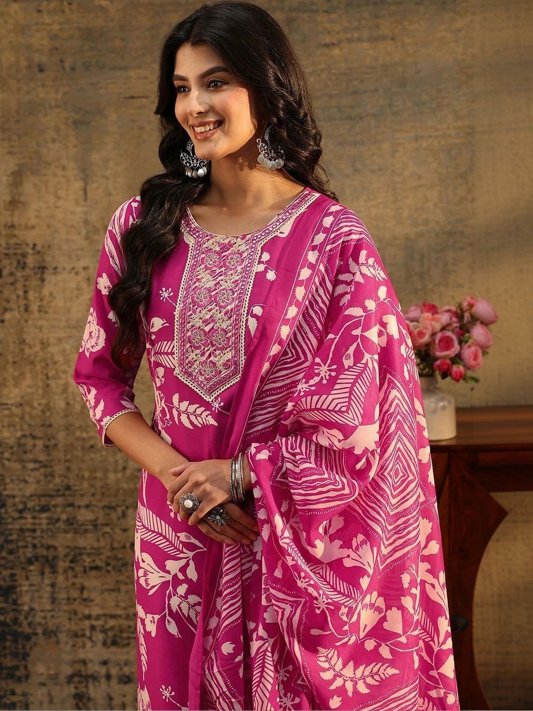 Gerua By Libas Women Ethnic Motifs Printed Regular Thread Work Kurta with Trousers & With Dupatta thumbnail 2