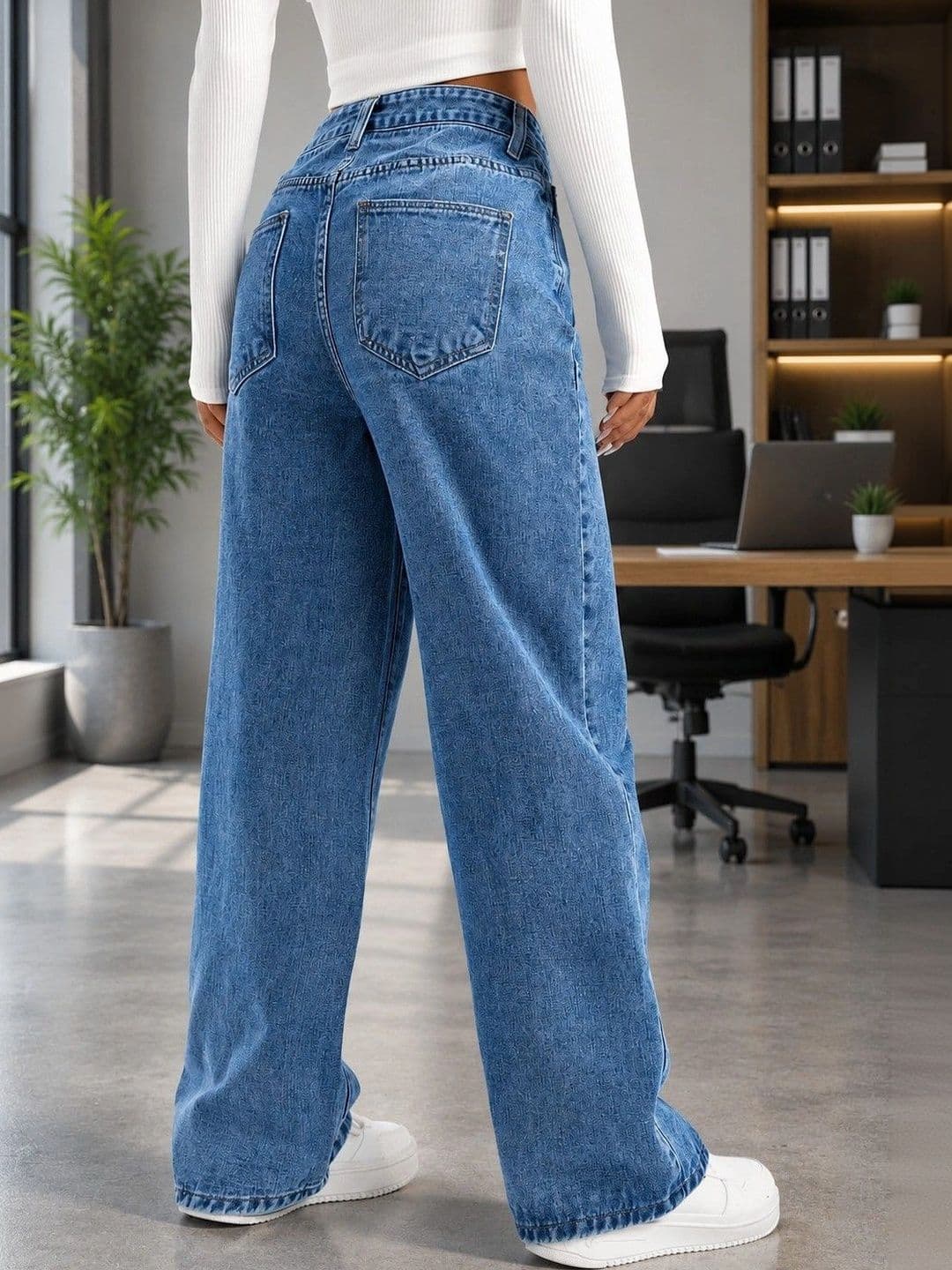 DENIMLOOK Women High-Rise Light Fade Jeans thumbnail 2