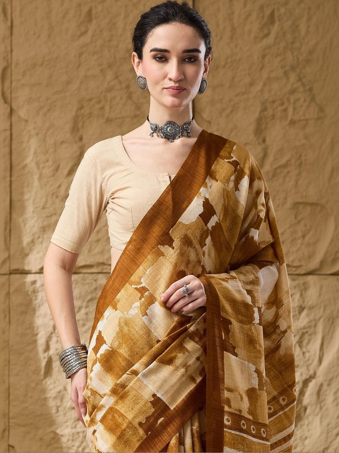 Suha Silk Blend Saree thumbnail 3
