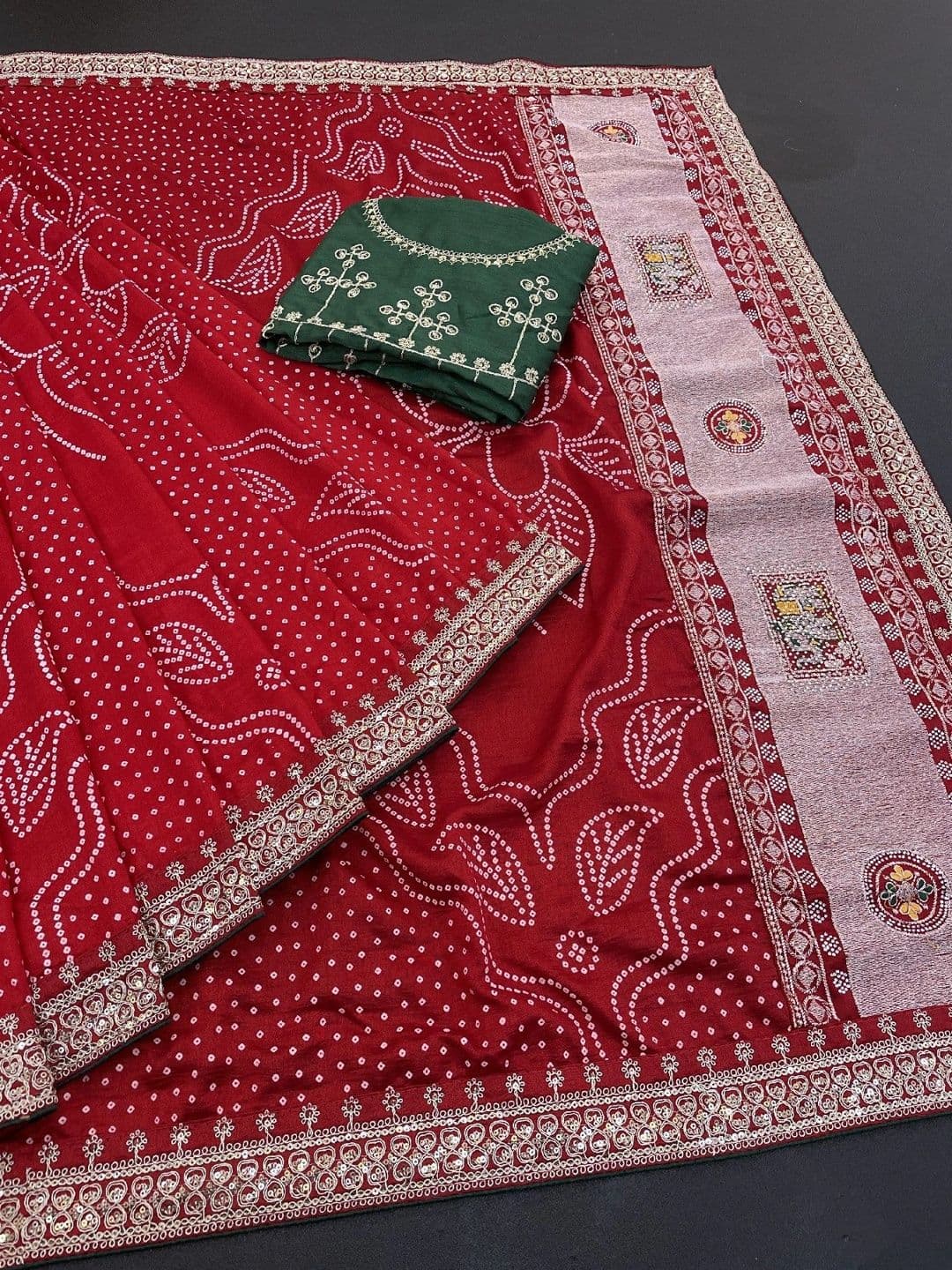 SmileyFashion Bandhani Zari Art Silk Designer Saree thumbnail 2