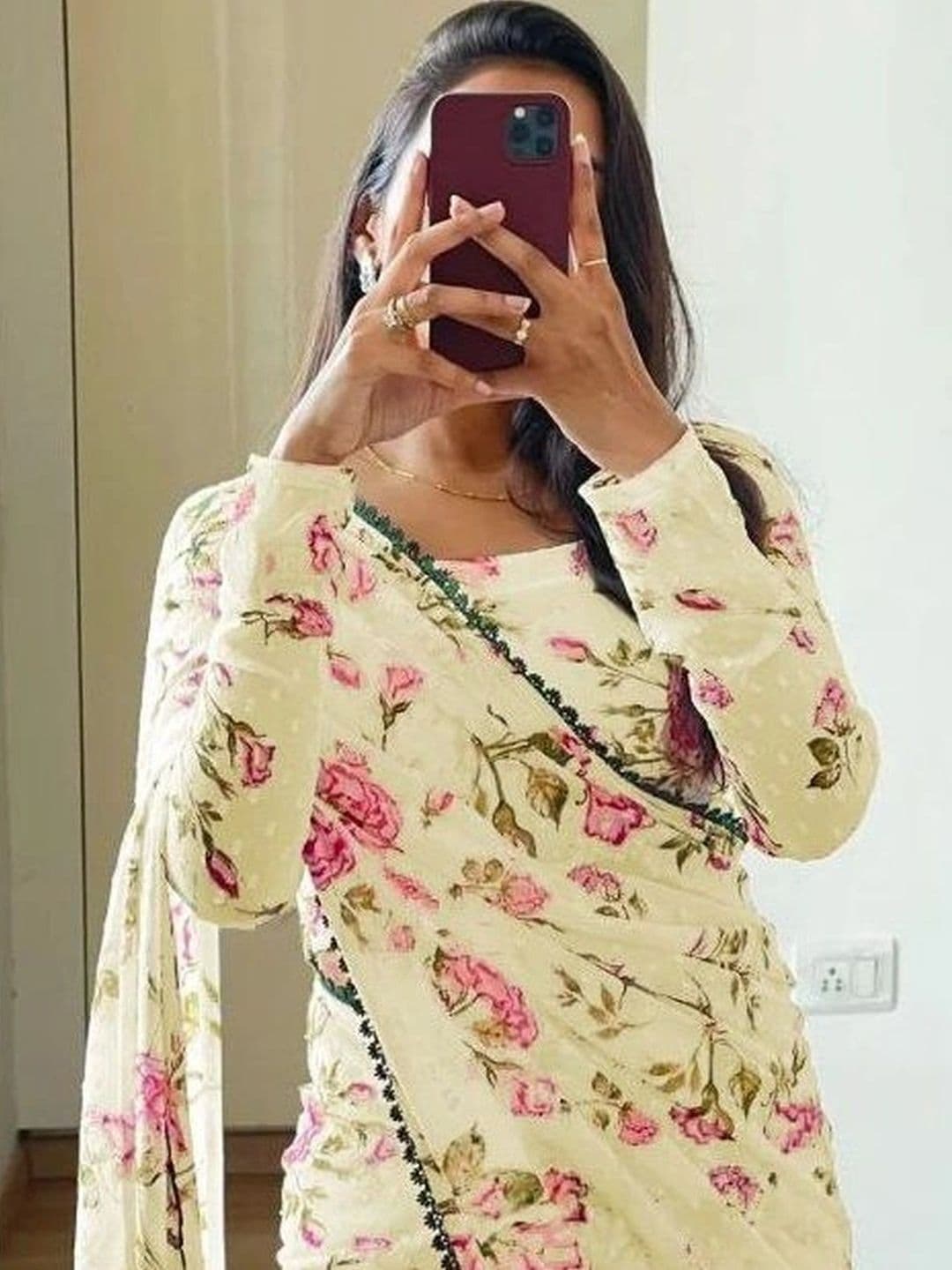 Sangria Floral Poly Georgette Belted Maheshwari Saree thumbnail 3