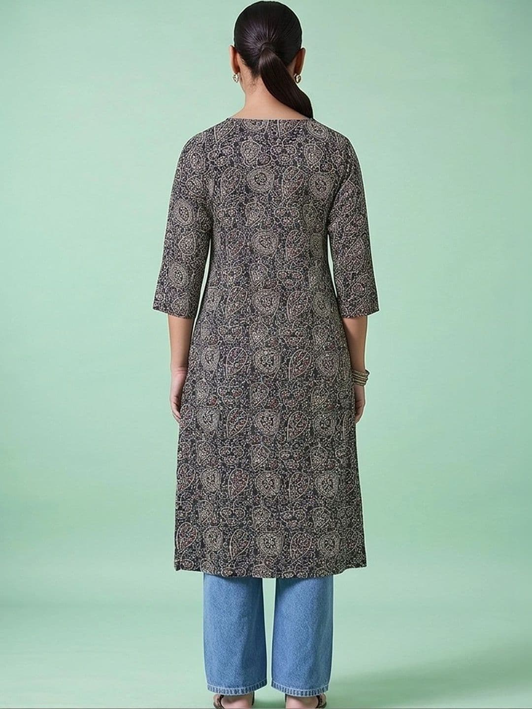AADVIKA Women Paisley Printed Thread Work Kurta thumbnail 5