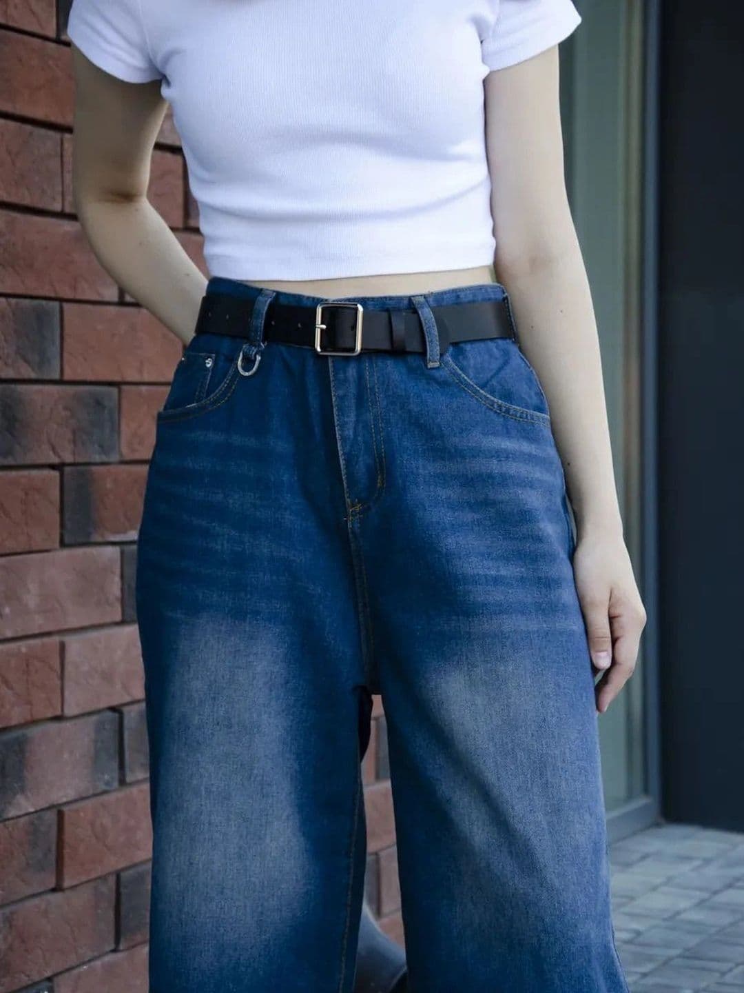AAV2 Women Wide Leg High-Rise Light Fade Stretchable Jeans thumbnail 3