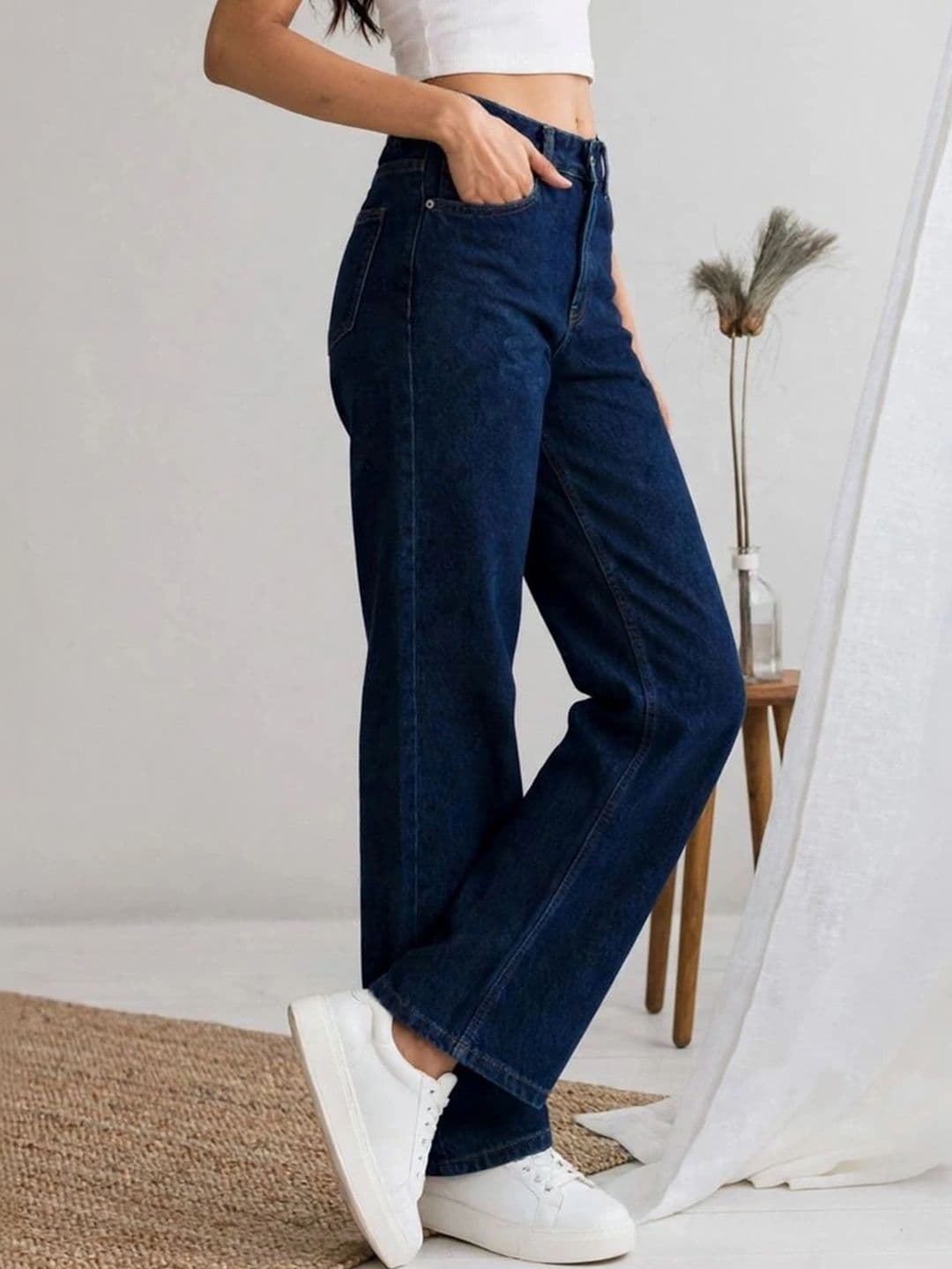 Mast & Harbour Women Classic Regular Fit Mid-Rise Stretchable Denim Jeans thumbnail 5