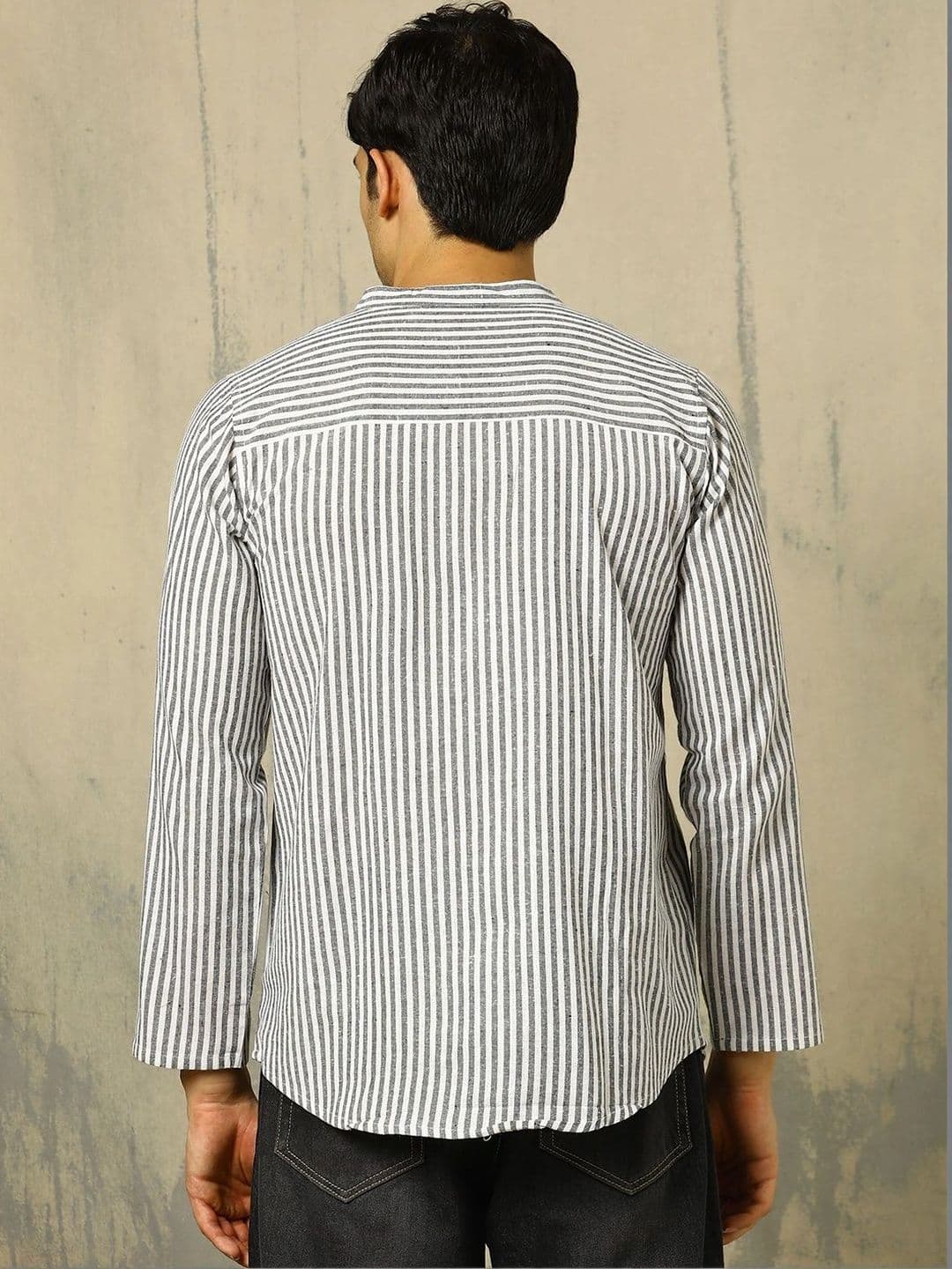 Anouk Woven Design Striped Cotton Handloom Mandarin Collar Short Kurta thumbnail 2