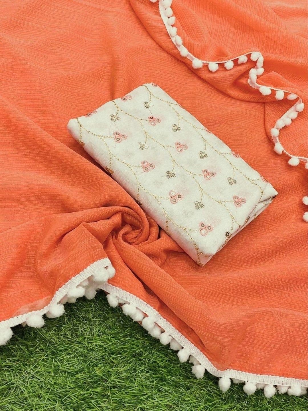 SHIV GAN 14 ENTERPRISE Banarasi Saree thumbnail 3