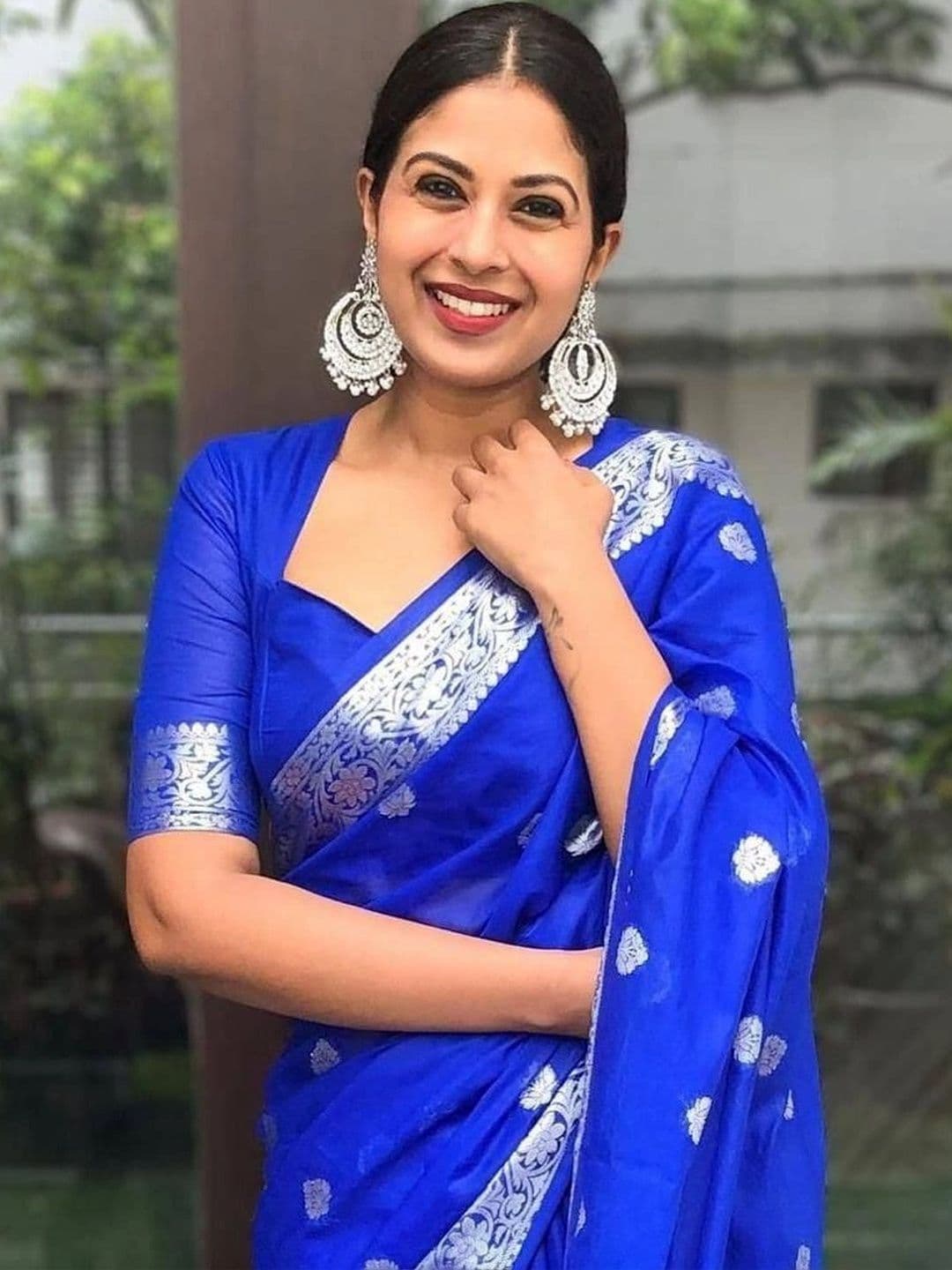 revika Woven Design Zari Art Silk Designer Kanjeevaram Saree thumbnail 5