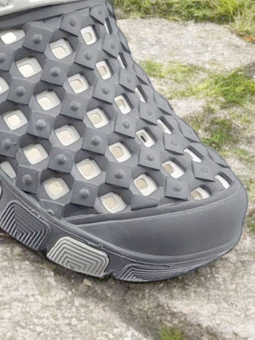 INKLENZO Men Geometric Rubber Clogs thumbnail 6